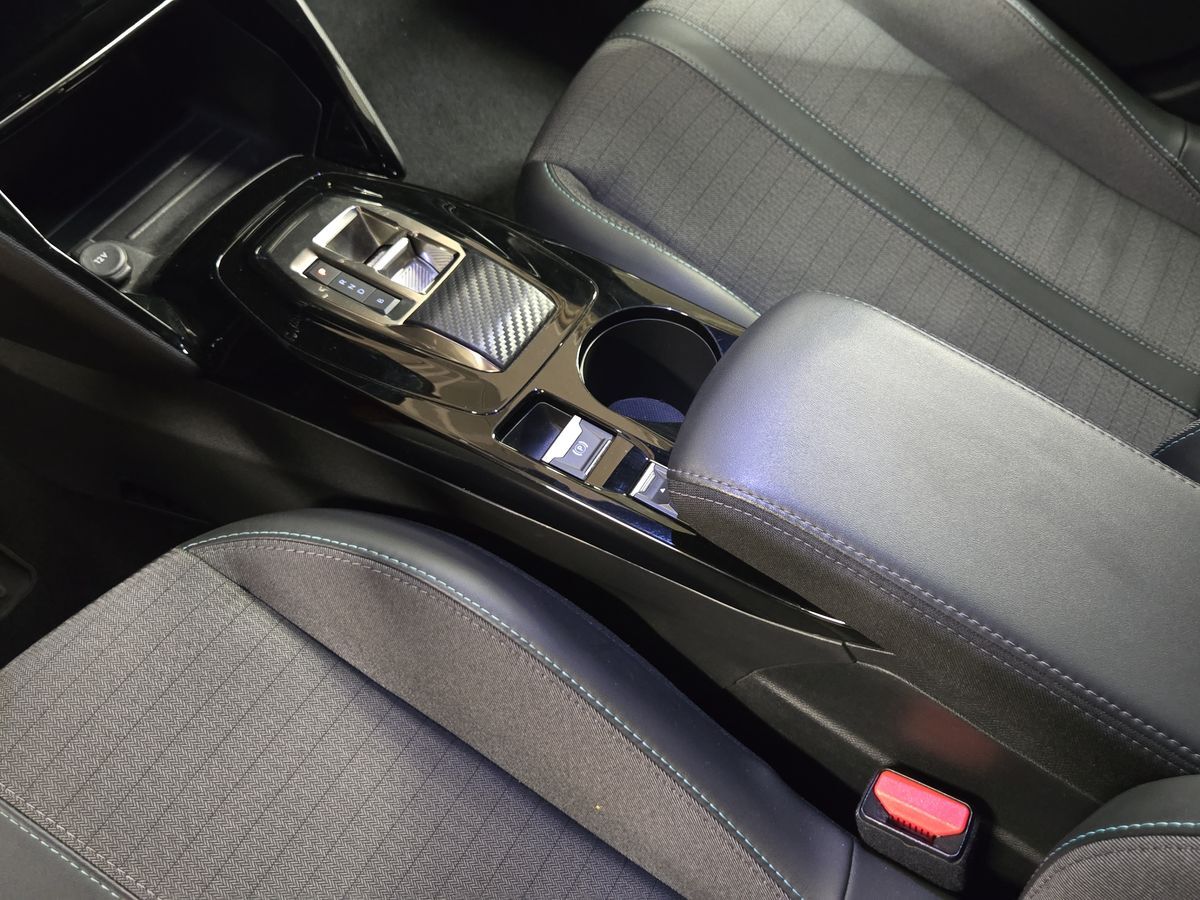 Billede af Peugeot e-2008 EL Allure 136HK 5d Aut.