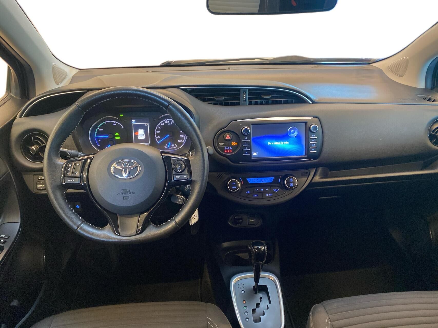 Billede af Toyota Yaris 1,5 Hybrid H2 Premium E-CVT 100HK 5d Trinl. Gear