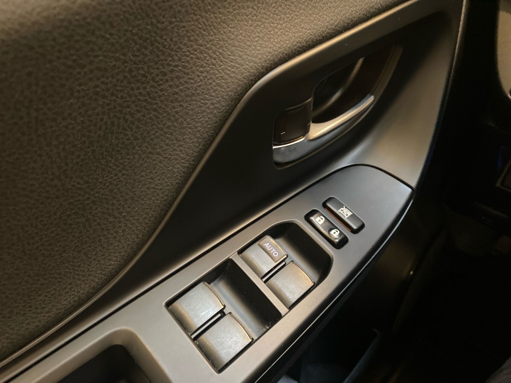 Billede af Toyota Yaris 1,5 Hybrid H2 Premium E-CVT 100HK 5d Trinl. Gear