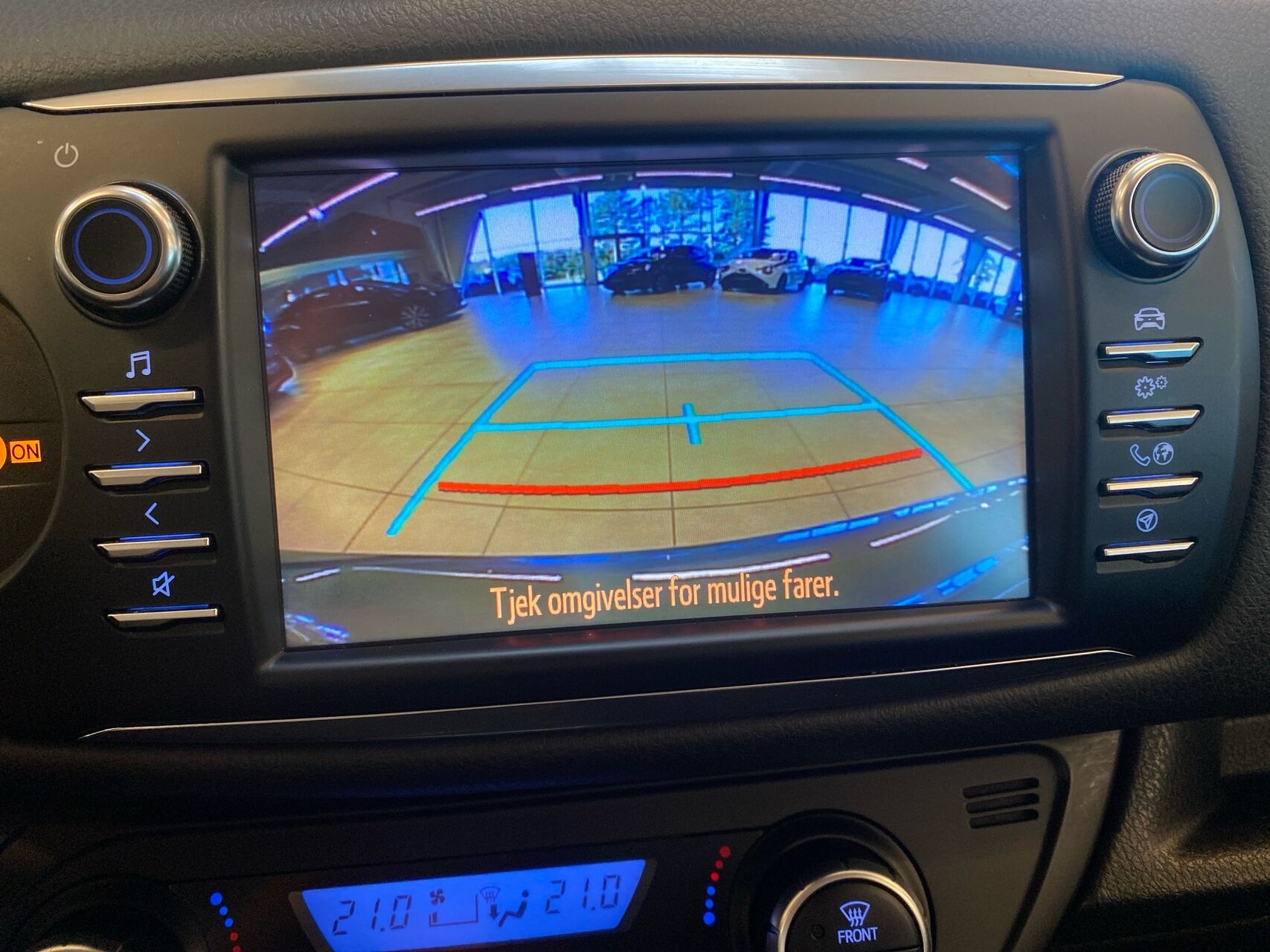 Billede af Toyota Yaris 1,5 Hybrid H2 Premium E-CVT 100HK 5d Trinl. Gear