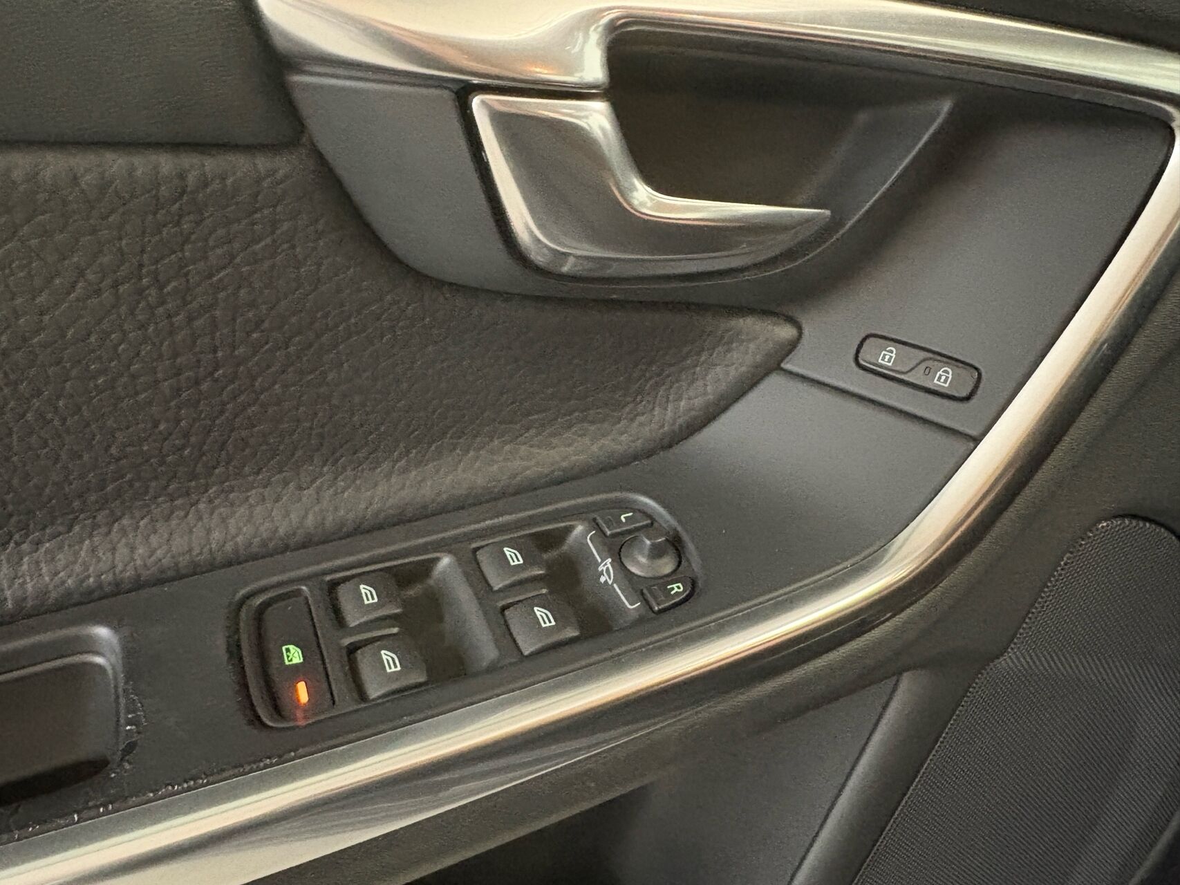 Billede af Volvo V60 1,6 DRIVe Summum Start/Stop 115HK Stc 6g