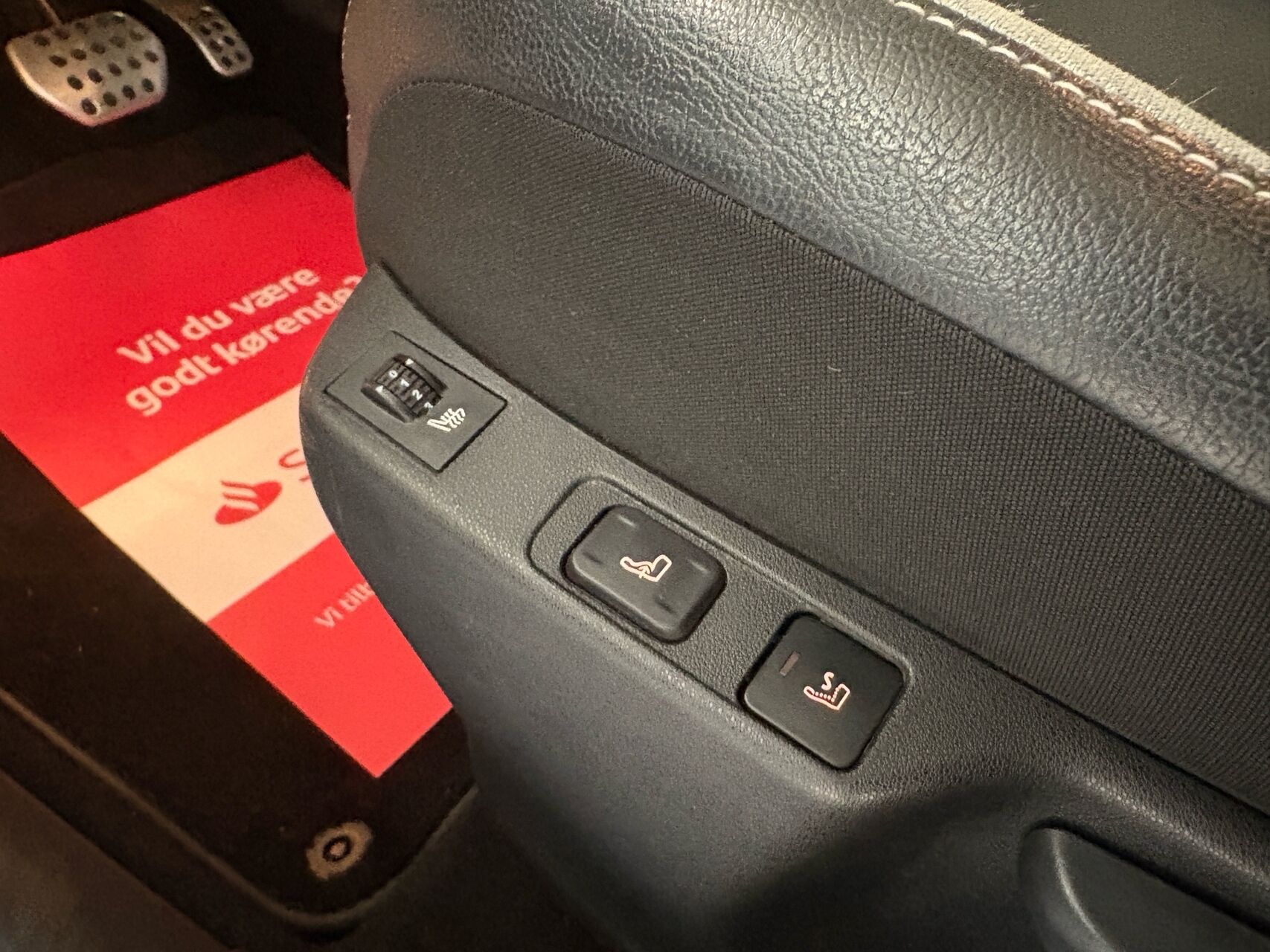 Billede af Citroën DS4 1,6 e-HDi Style E6G 112HK 5d 6g Aut.