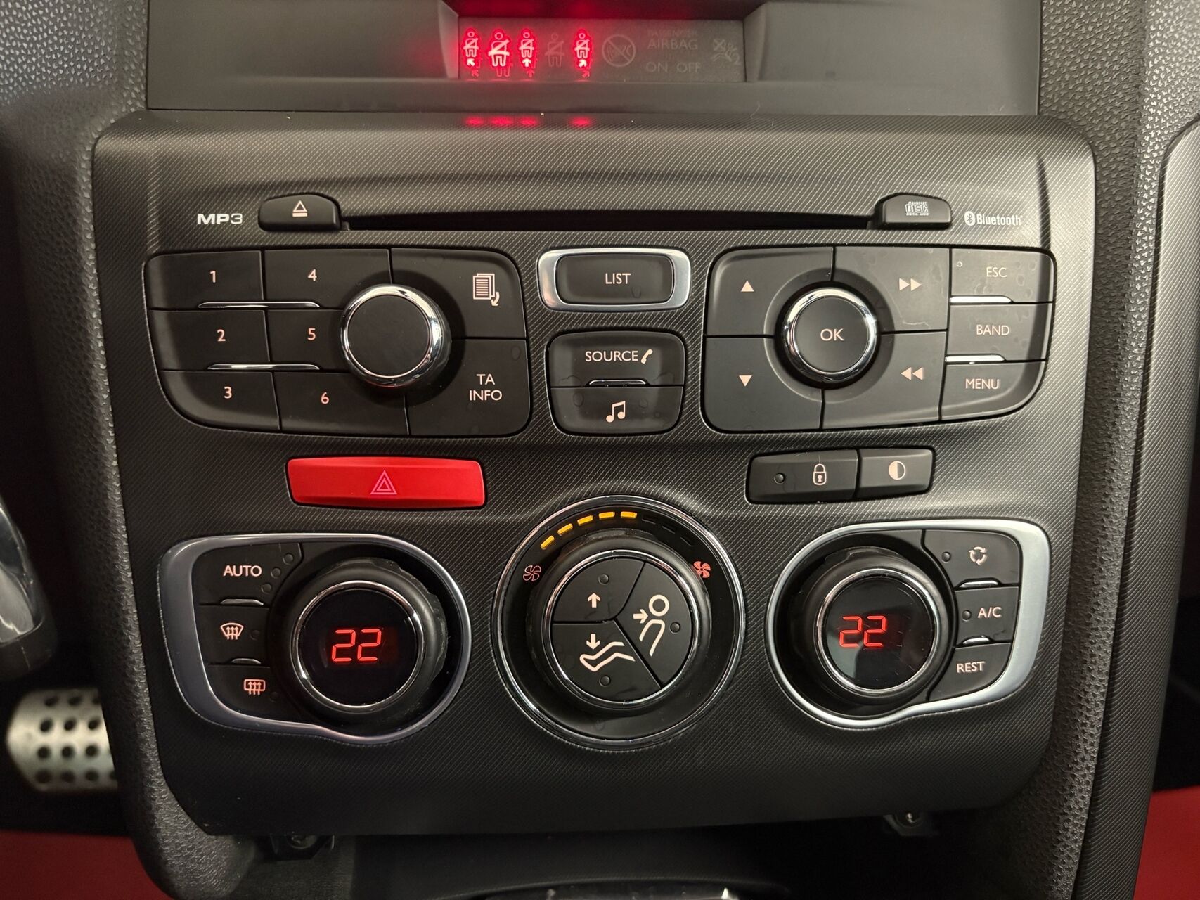 Billede af Citroën DS4 1,6 e-HDi Style E6G 112HK 5d 6g Aut.