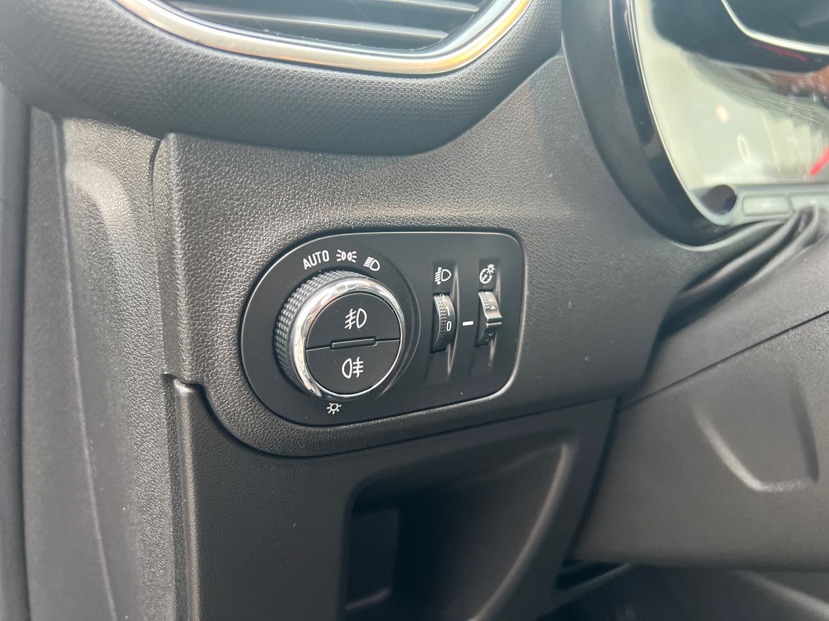 Billede af Opel Crossland 1,2 T First Edition 110HK 5d 6g