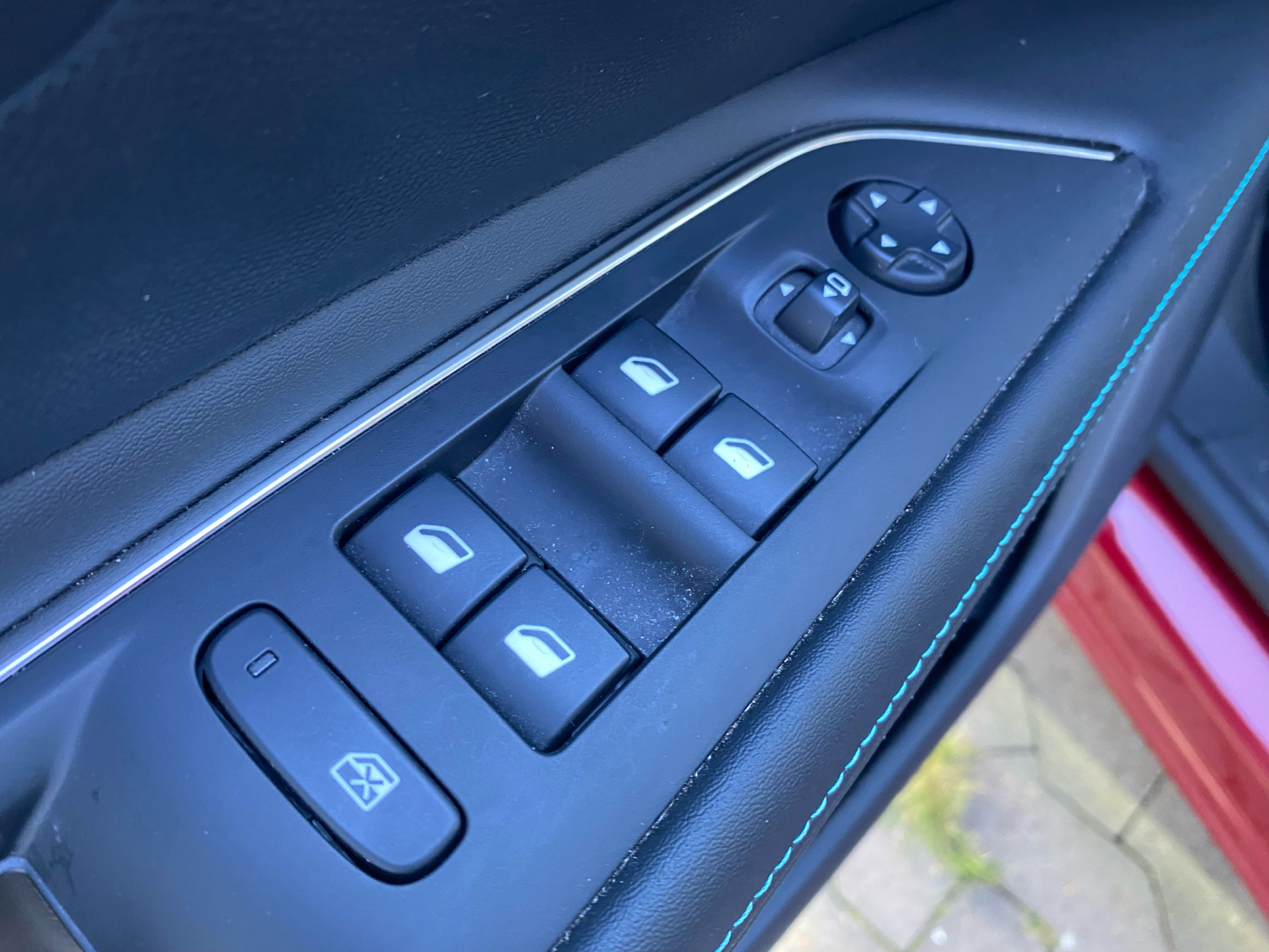 Billede af Peugeot 3008 1,6 PureTech  Plugin-hybrid First Selection EAT8 225HK 5d 8g Aut.