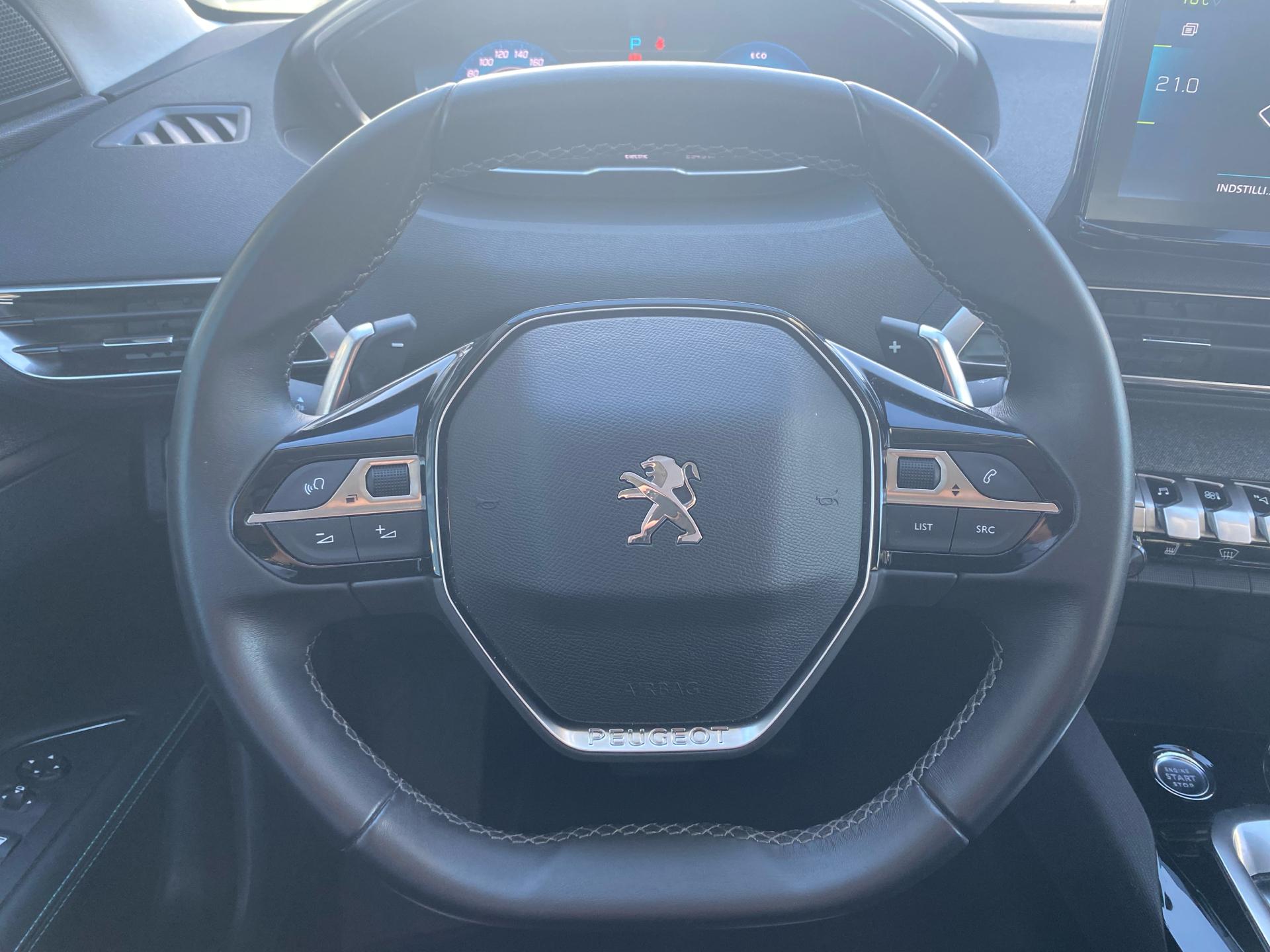 Billede af Peugeot 3008 1,6 PureTech  Plugin-hybrid First Selection EAT8 225HK 5d 8g Aut.