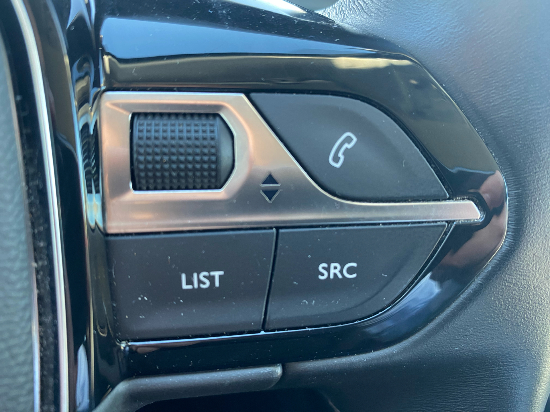 Billede af Peugeot 3008 1,6 PureTech  Plugin-hybrid First Selection EAT8 225HK 5d 8g Aut.