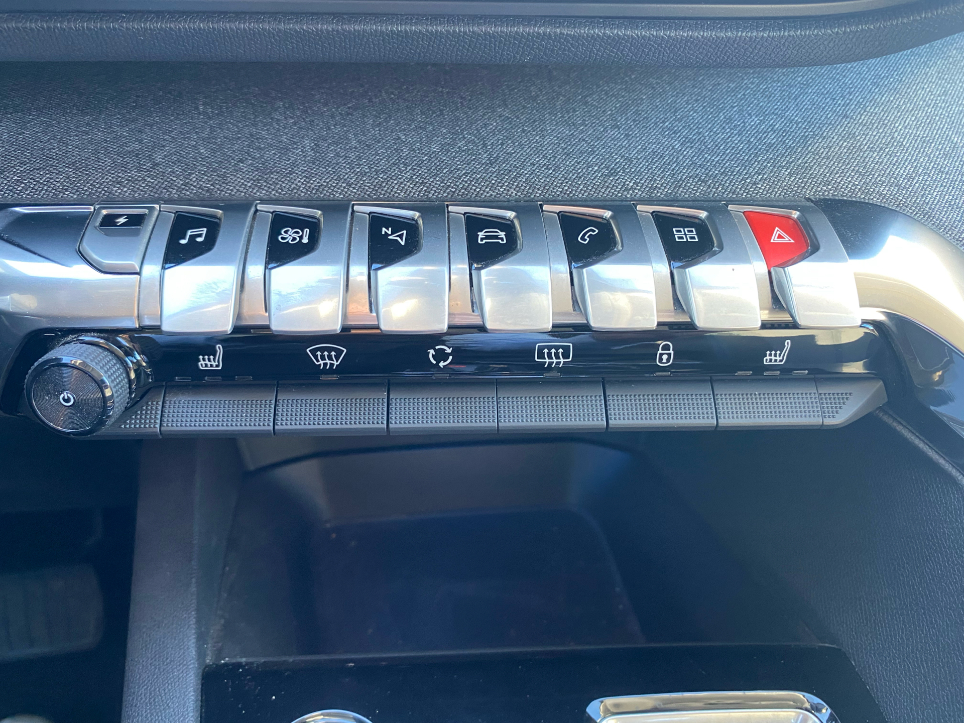 Billede af Peugeot 3008 1,6 PureTech  Plugin-hybrid First Selection EAT8 225HK 5d 8g Aut.