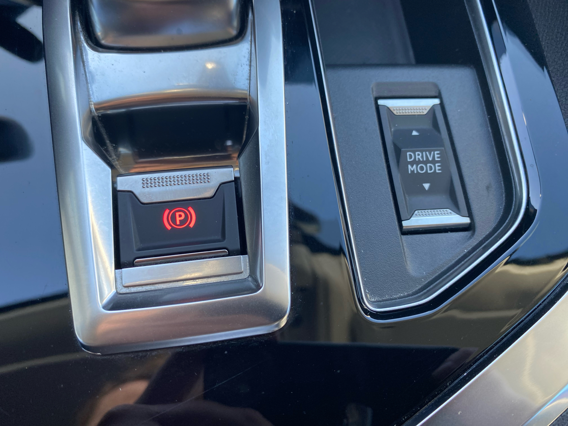 Billede af Peugeot 3008 1,6 PureTech  Plugin-hybrid First Selection EAT8 225HK 5d 8g Aut.