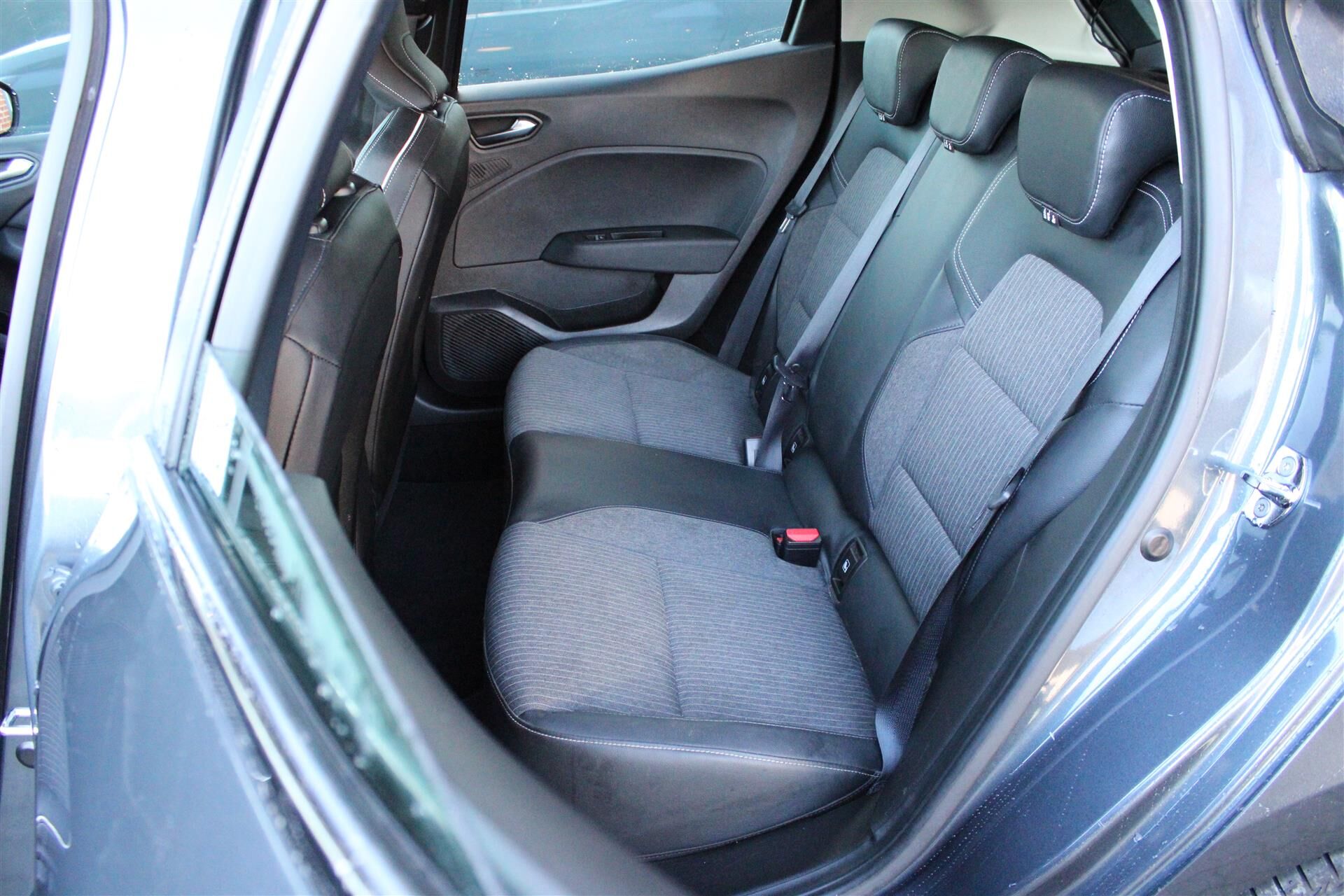 Billede af Renault Clio 1,3 TCE Intens EDC 130HK 5d 7g Aut.