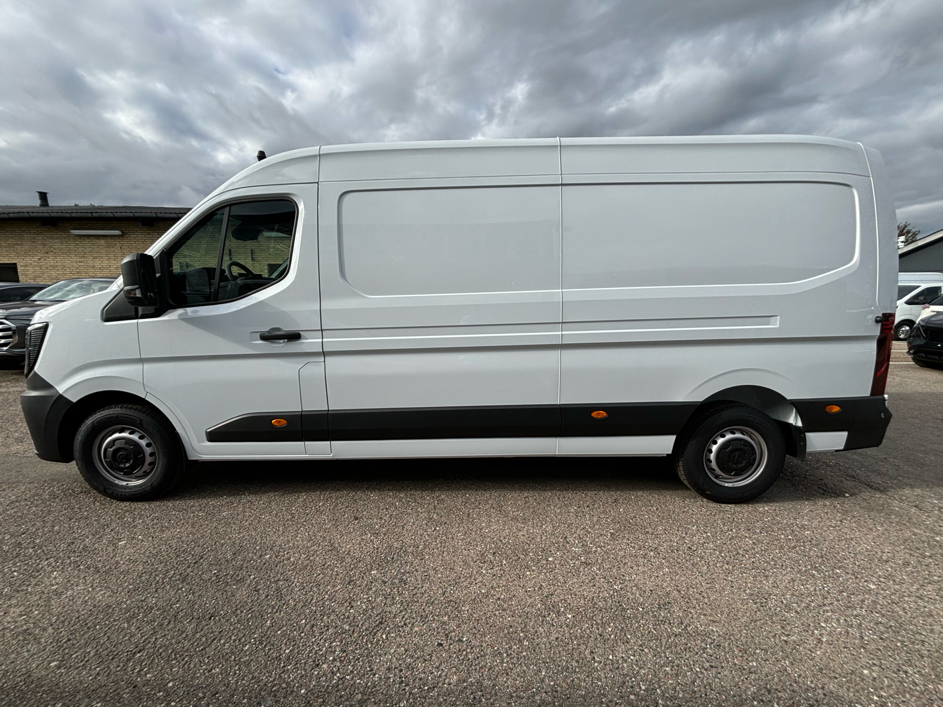 Billede af Nissan Interstar L3H2 2,0 DCi N-Connecta 150HK Van 6g