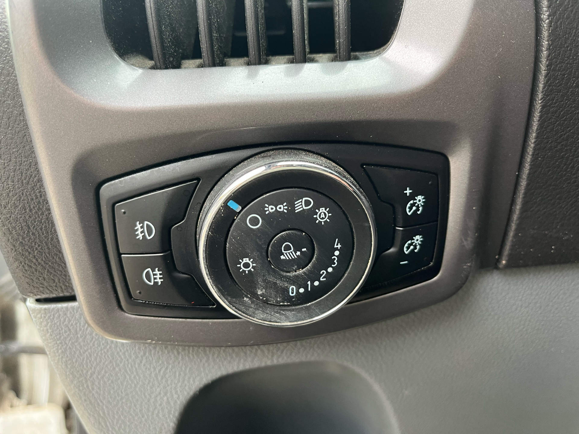 Billede af Ford Transit Custom 270 L1H1 2,2 TDCi Ambiente 125HK Van 6g
