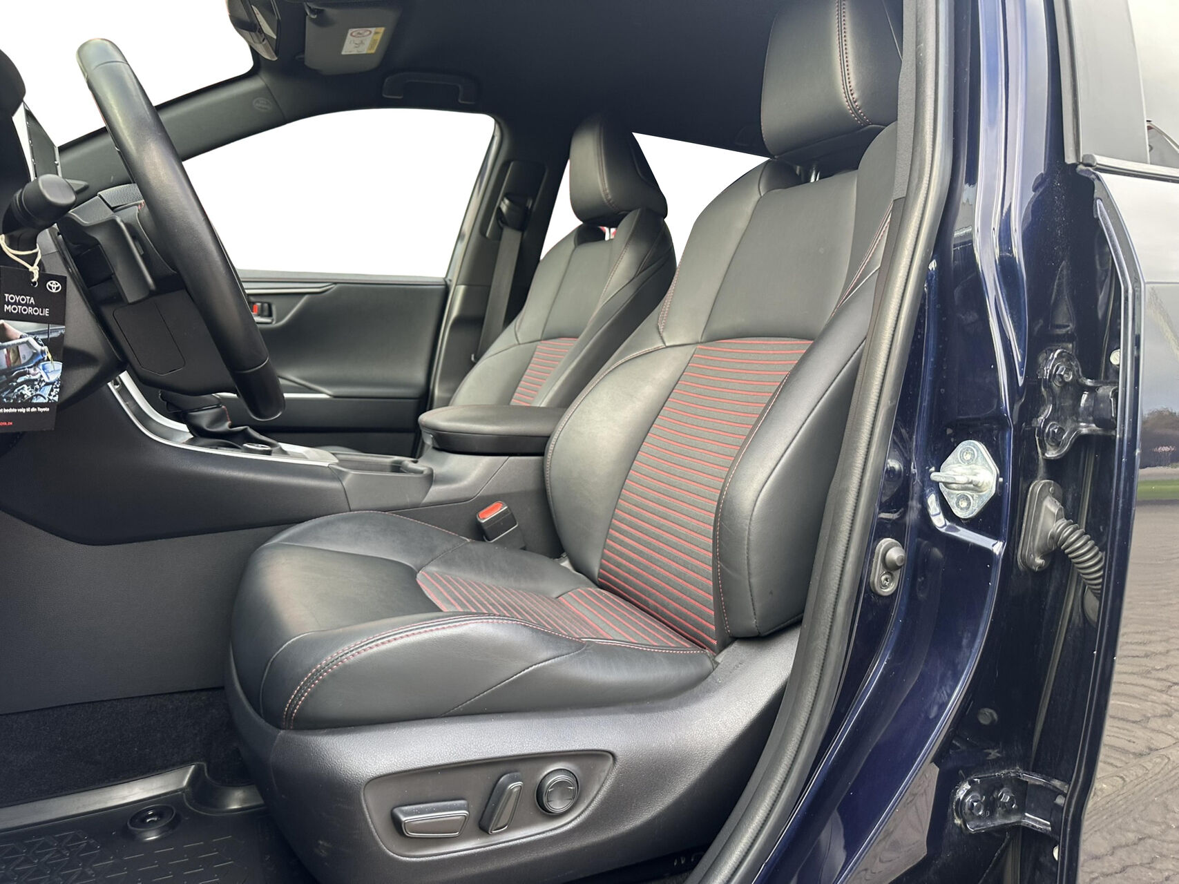 Billede af Toyota RAV4 Plug-in 2,5 Plugin-hybrid H3 Style AWD 306HK 5d 6g Aut.