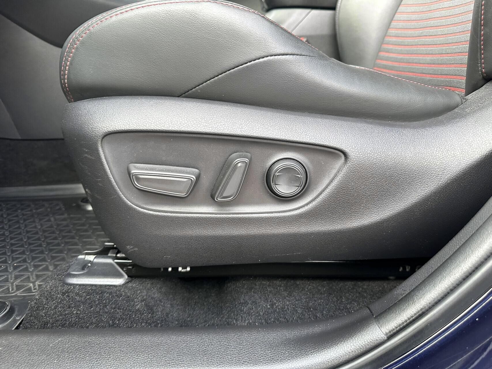 Billede af Toyota RAV4 Plug-in 2,5 Plugin-hybrid H3 Style AWD 306HK 5d 6g Aut.