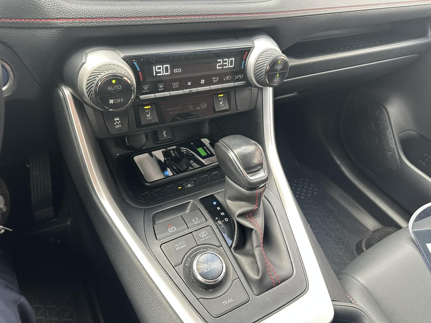 Billede af Toyota RAV4 Plug-in 2,5 Plugin-hybrid H3 Style AWD 306HK 5d 6g Aut.