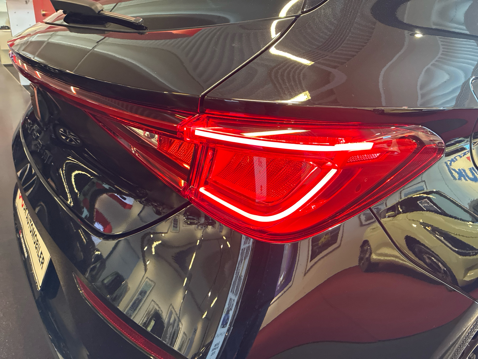 Billede af Cupra Leon 1,4 TSI  Plugin-hybrid DSG 245HK 5d 6g Aut.