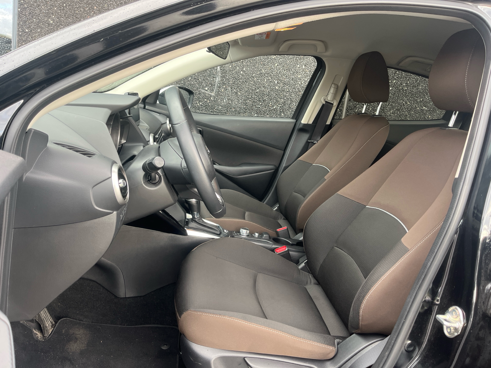 Billede af Mazda 2 1,5 Skyactiv-G Sky 90HK 5d 6g Aut.