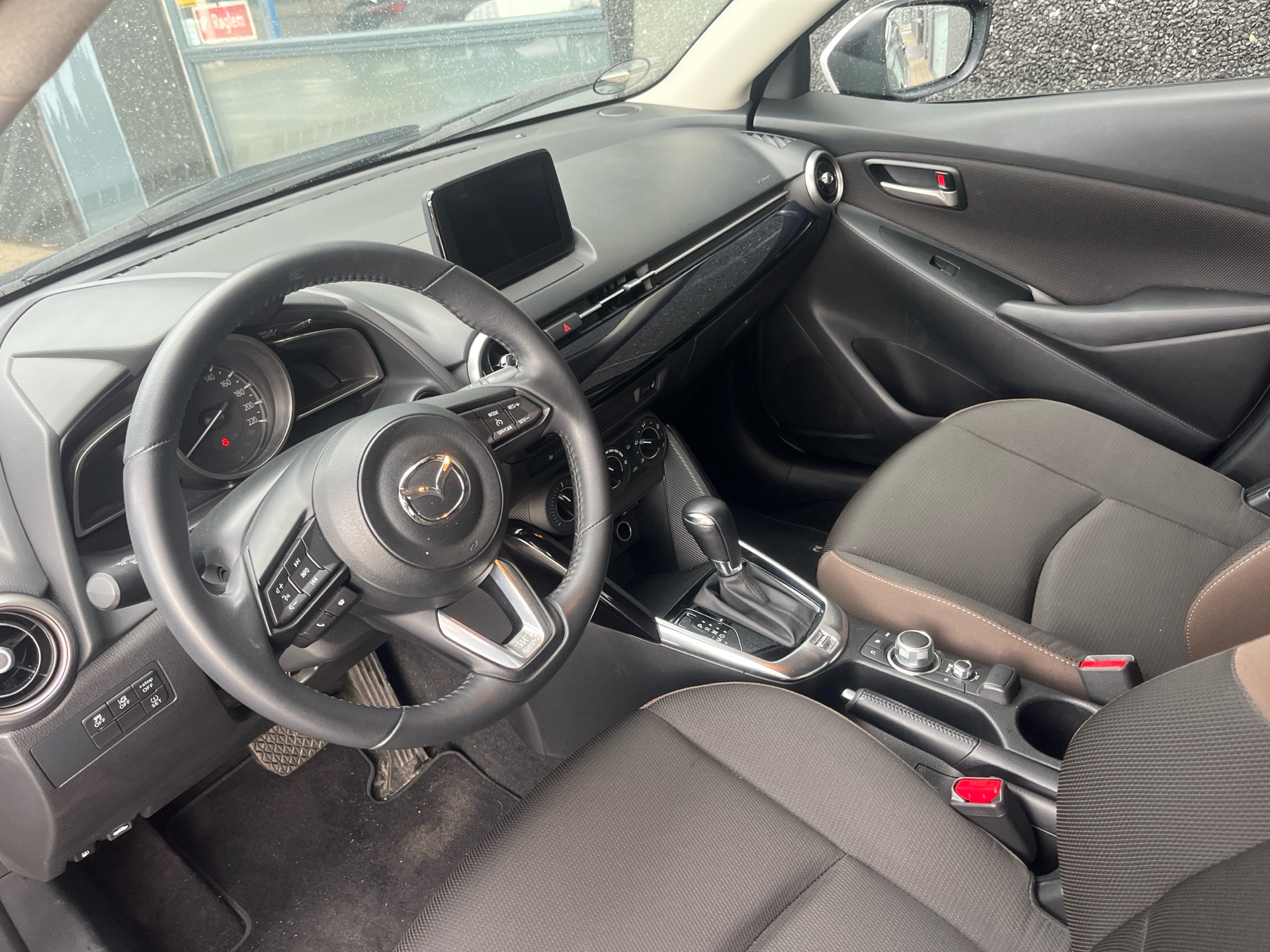 Billede af Mazda 2 1,5 Skyactiv-G Sky 90HK 5d 6g Aut.