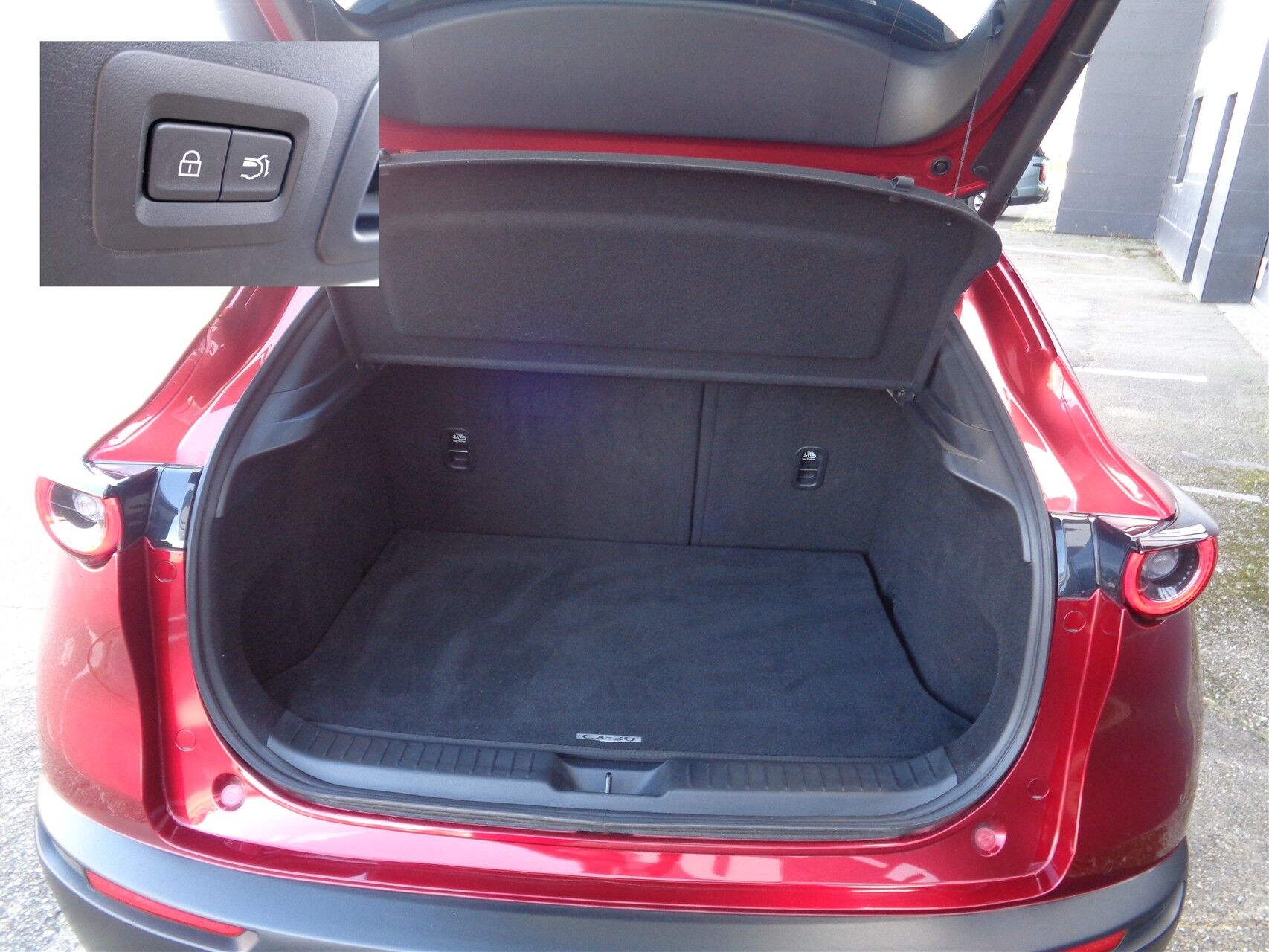 Billede af Mazda CX-30 2,0 Skyactiv-X  Mild hybrid Cosmo m. Technology Pack 4x4 186HK 5d 6g Aut.