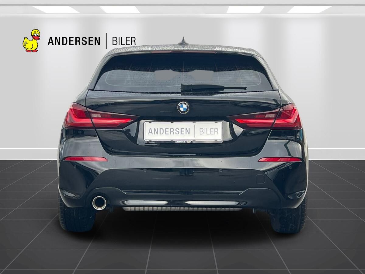 Billede af BMW 118i 1,5 Sport Line 136HK 5d 6g