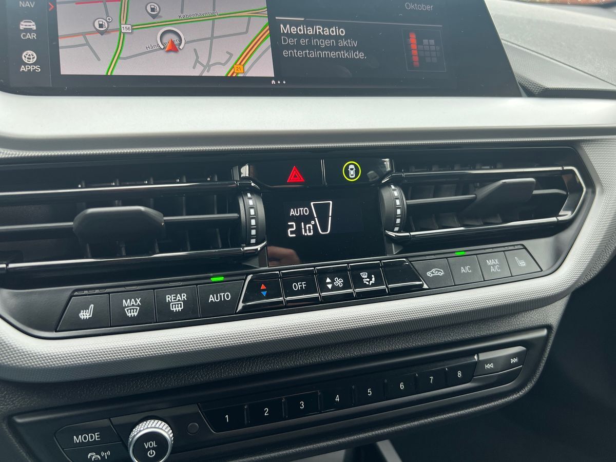 Billede af BMW 118i 1,5 Sport Line 136HK 5d 6g