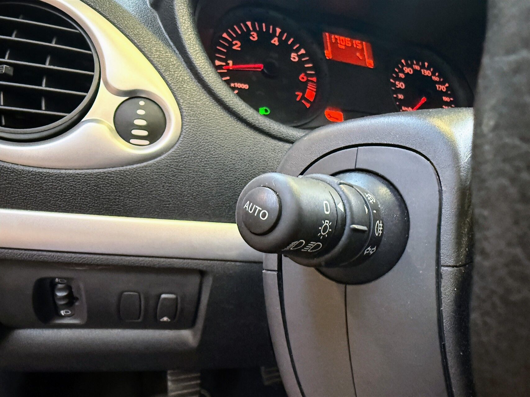 Billede af Renault Clio Sport Tourer 1,2 16V Avantage 75HK Stc