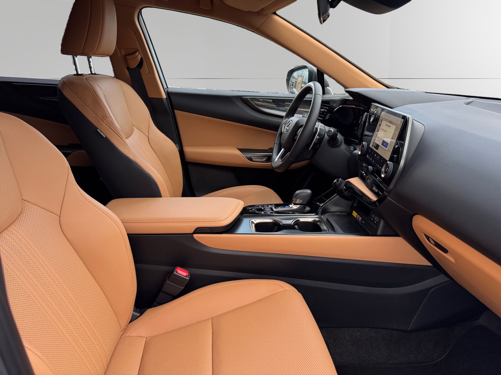 Billede af Lexus NX 450h+ 2,5 Plugin-hybrid Business Plus 4WD 309HK 5d Trinl. Gear