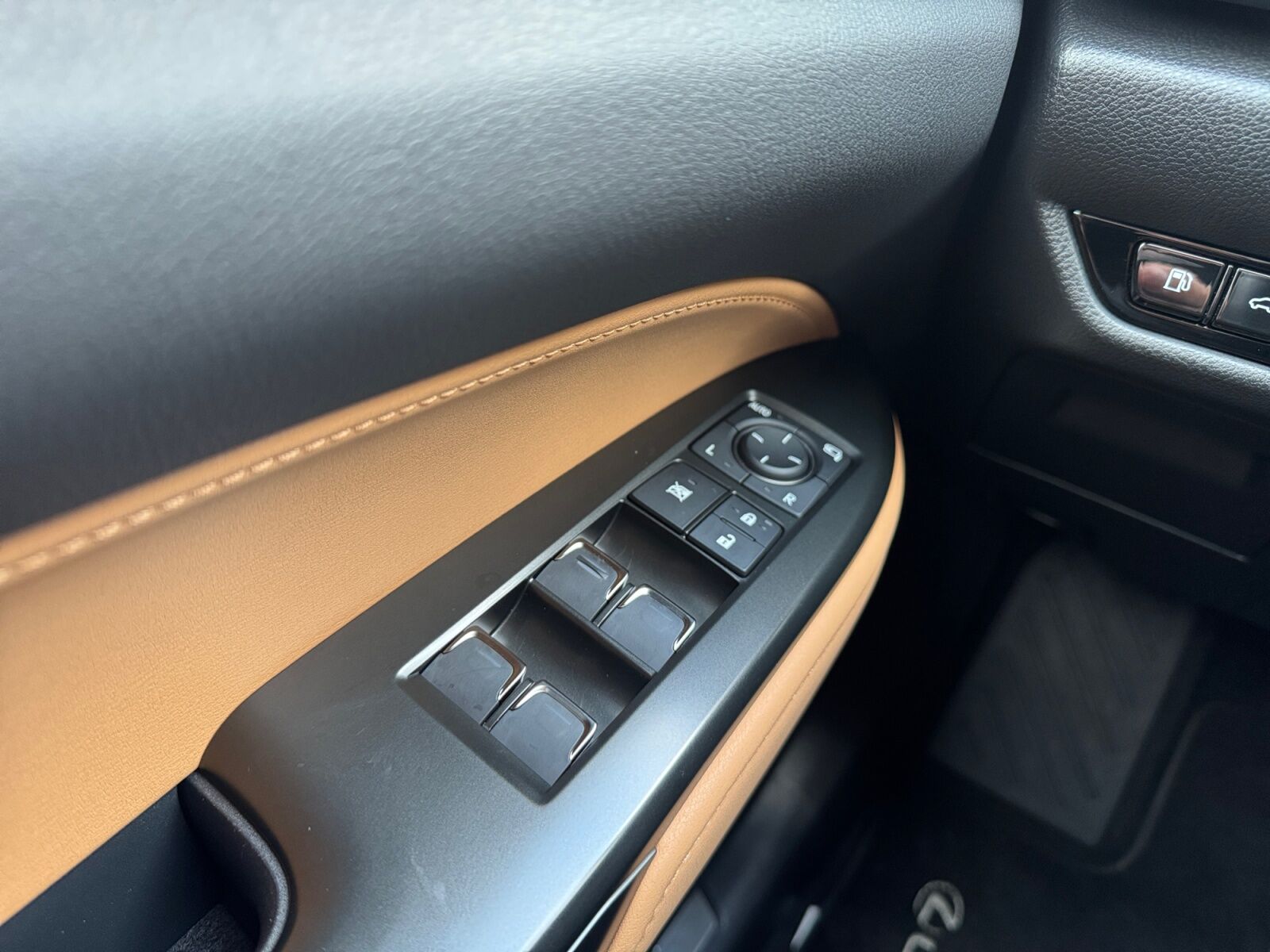 Billede af Lexus NX 450h+ 2,5 Plugin-hybrid Business Plus 4WD 309HK 5d Trinl. Gear