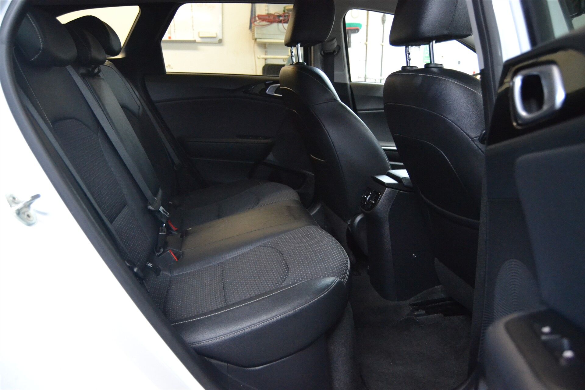 Billede af Kia Ceed SW 1,6 GDI PHEV  Plugin-hybrid Upgrade m/Intro DCT 141HK Stc 6g Aut.