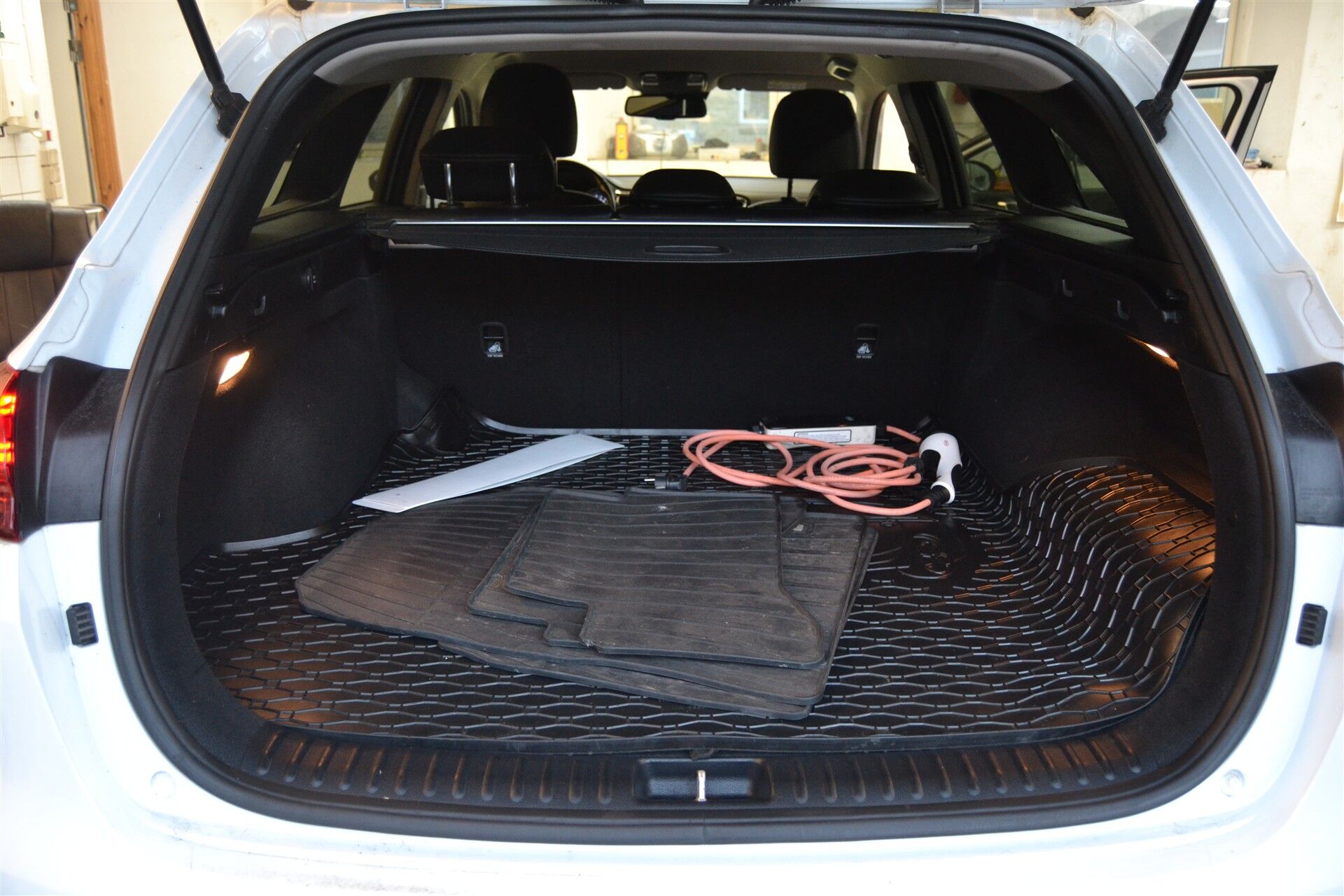 Billede af Kia Ceed SW 1,6 GDI PHEV  Plugin-hybrid Upgrade m/Intro DCT 141HK Stc 6g Aut.