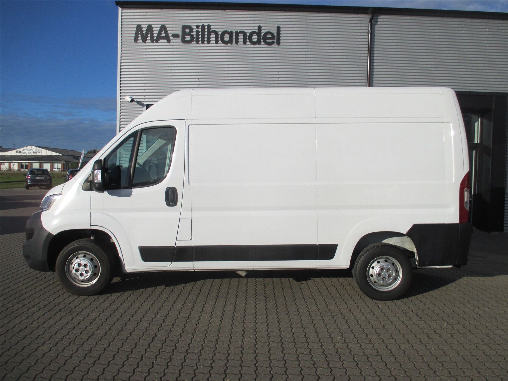 Billede af Citroën Jumper 33 L2H2 2,2 Blue HDi Flexline 140HK Van