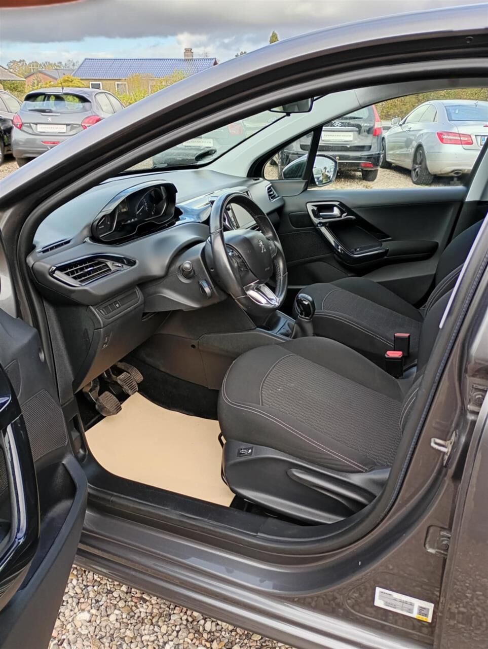 Billede af Peugeot 208 1,6 BlueHDi Strike 100HK 5d