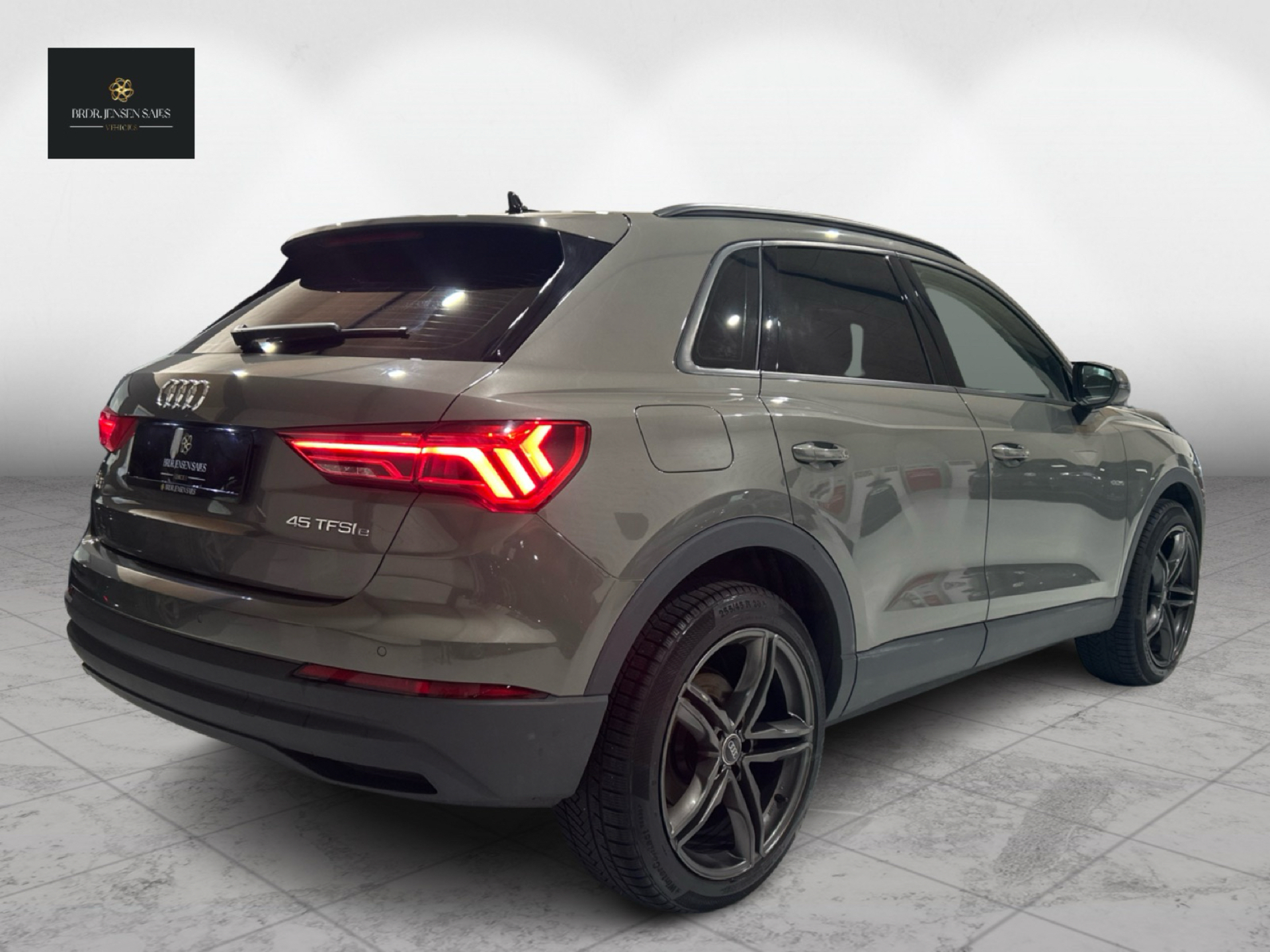 Billede af Audi Q3 1,4 45 TFSI e  Plugin-hybrid Attitude Plus S Tronic 245HK 5d 6g Aut.