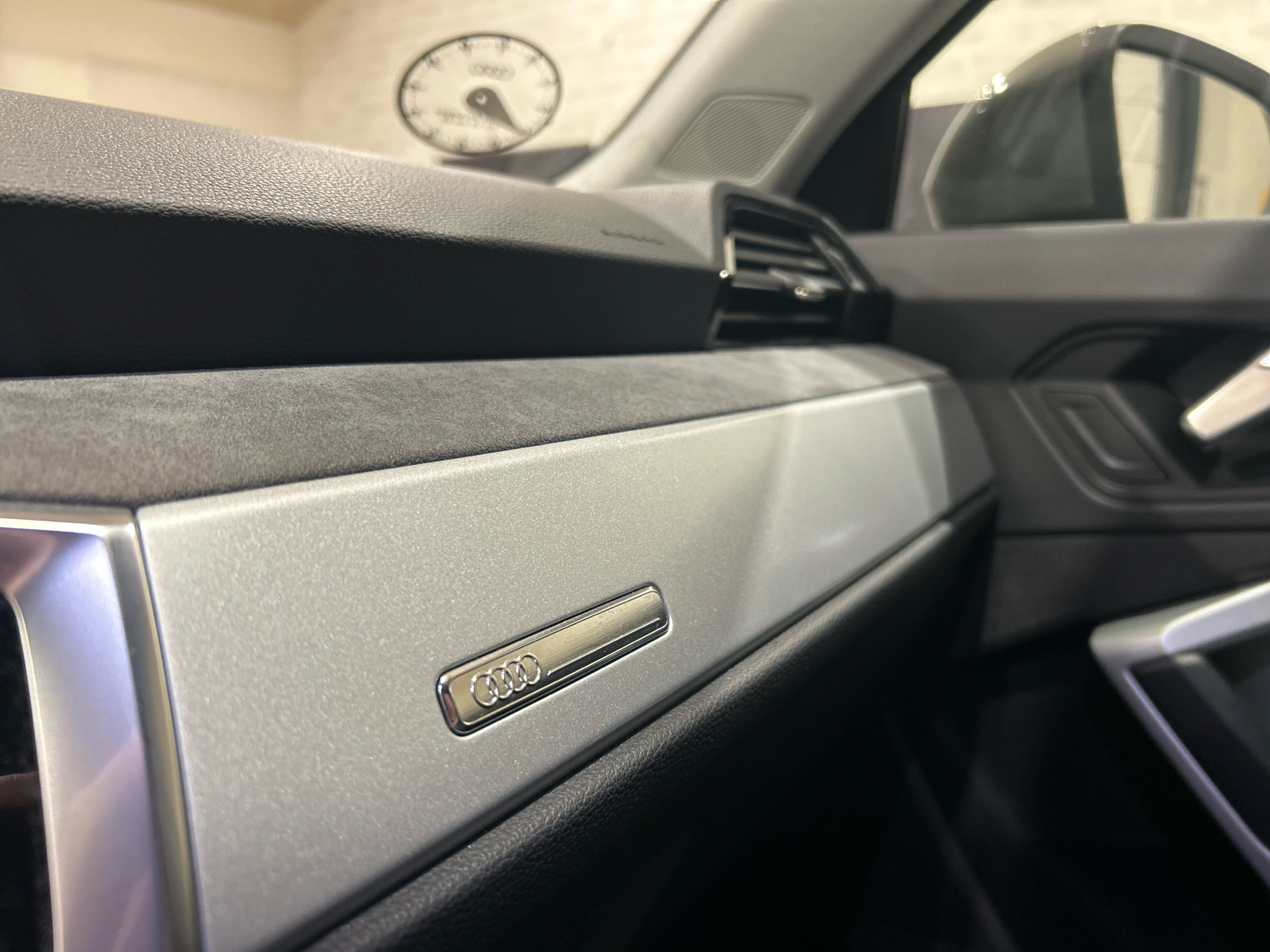 Billede af Audi Q3 1,4 45 TFSI e  Plugin-hybrid Attitude Plus S Tronic 245HK 5d 6g Aut.