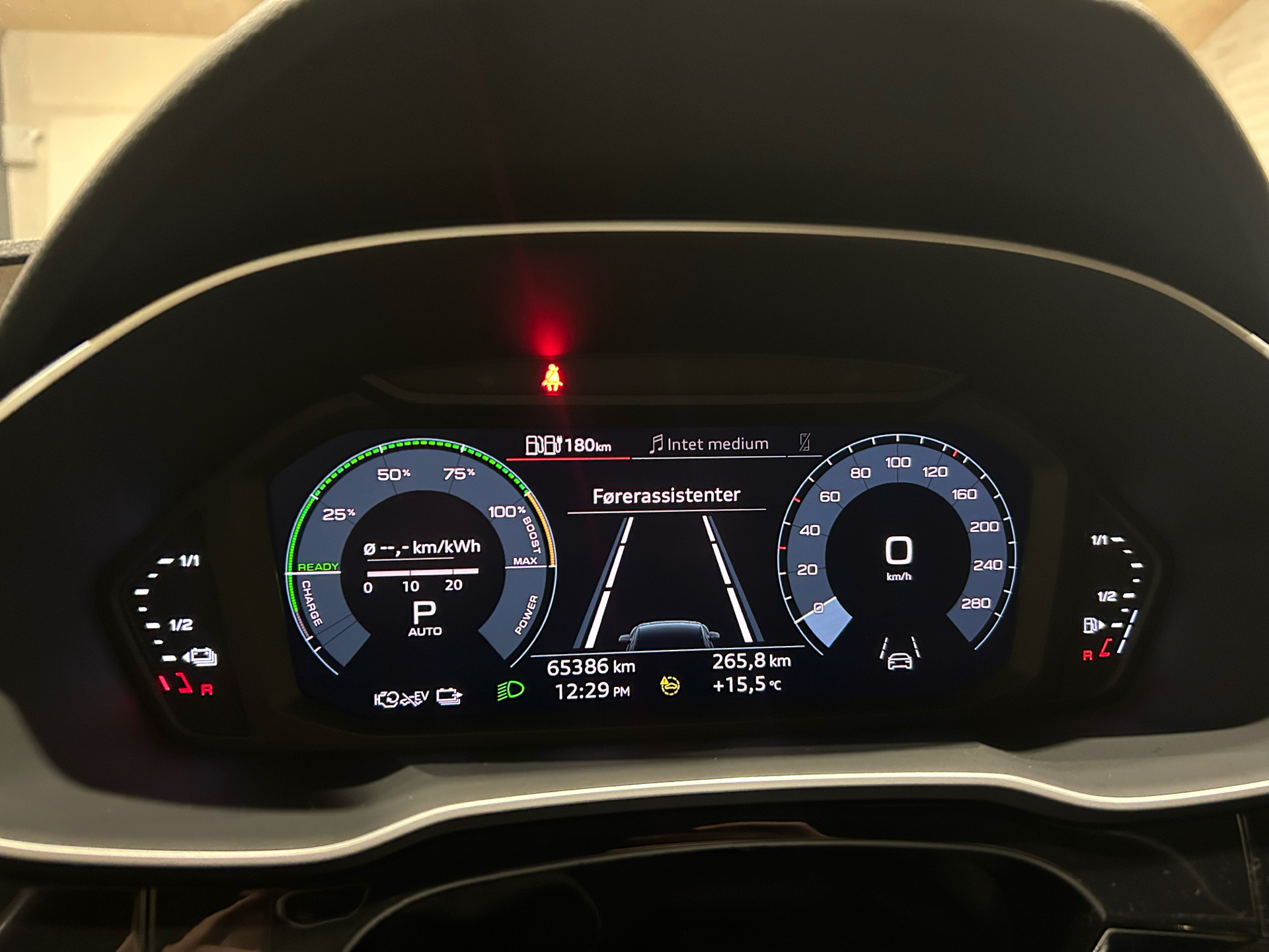 Billede af Audi Q3 1,4 45 TFSI e  Plugin-hybrid Attitude Plus S Tronic 245HK 5d 6g Aut.