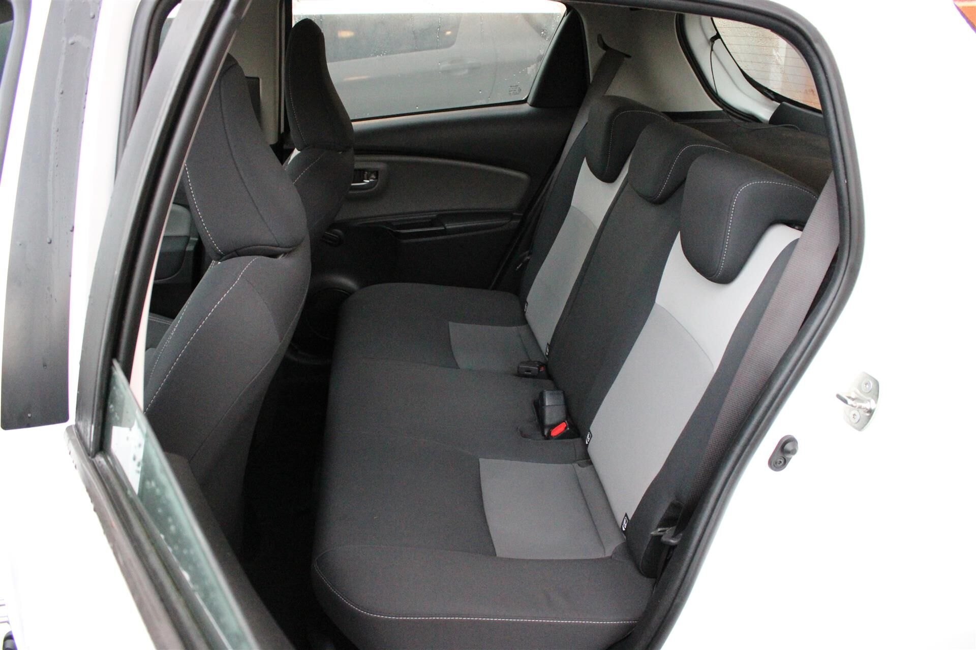 Billede af Toyota Yaris 1,5 Hybrid H2 E-CVT 100HK 5d Trinl. Gear