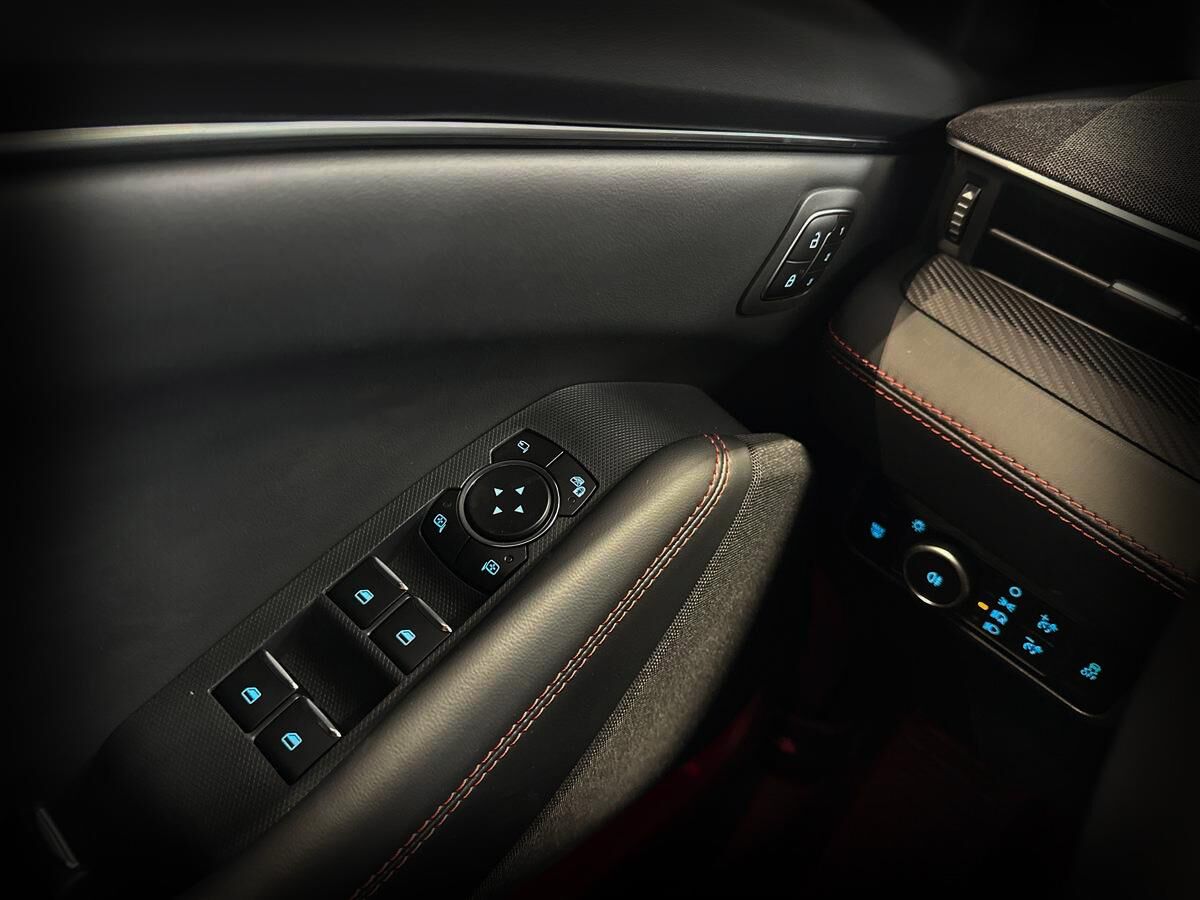 Billede af Ford Mustang Mach-E EL UR Premium AWD 375HK 5d Aut.