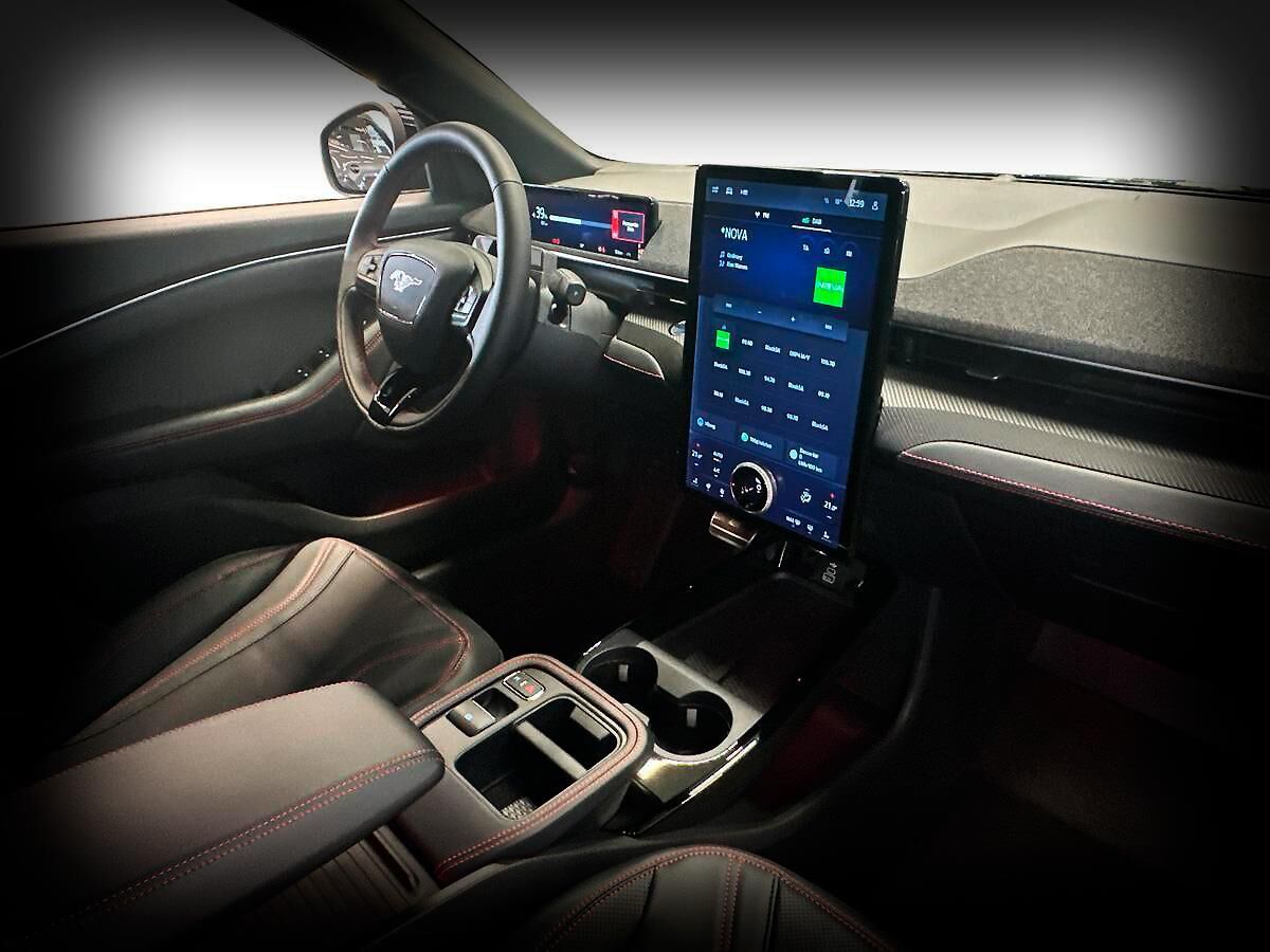 Billede af Ford Mustang Mach-E EL UR Premium AWD 375HK 5d Aut.