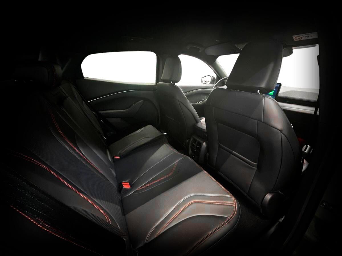 Billede af Ford Mustang Mach-E EL UR Premium AWD 375HK 5d Aut.