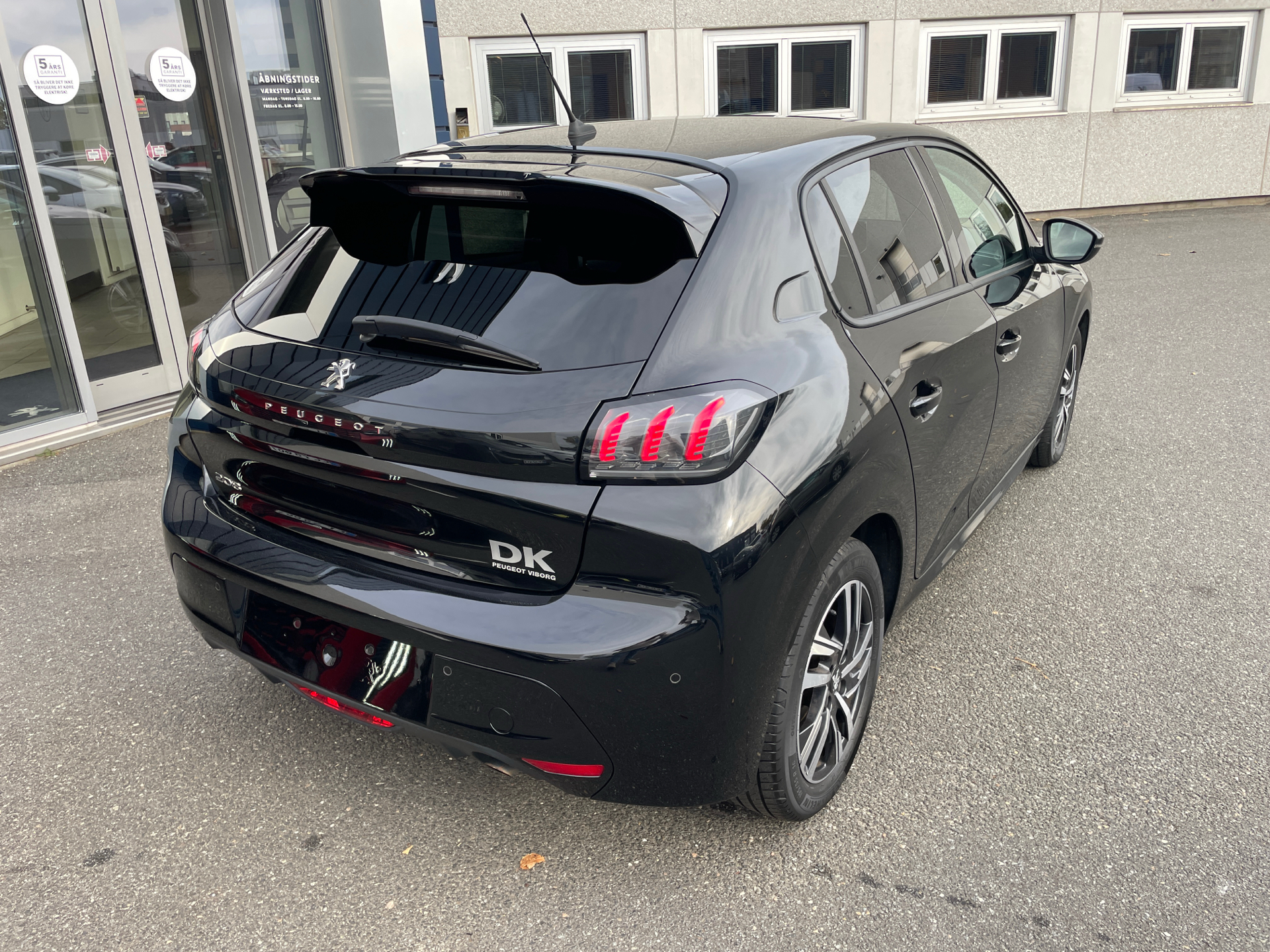 Billede af Peugeot 208 1,2 PureTech Allure+ EAT8 100HK 5d 8g Aut.