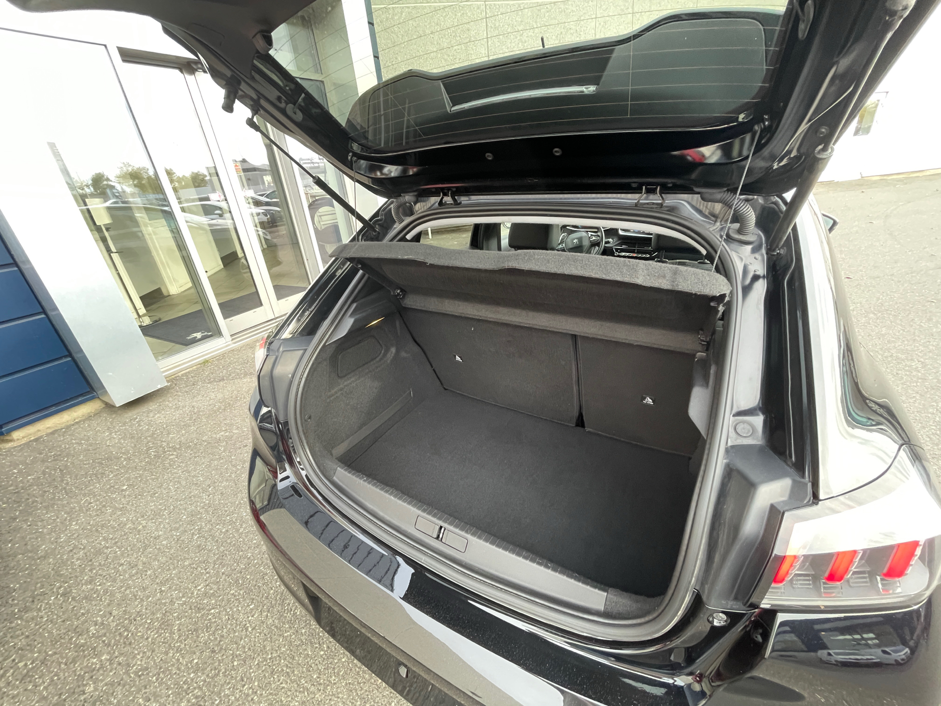 Billede af Peugeot 208 1,2 PureTech Allure+ EAT8 100HK 5d 8g Aut.