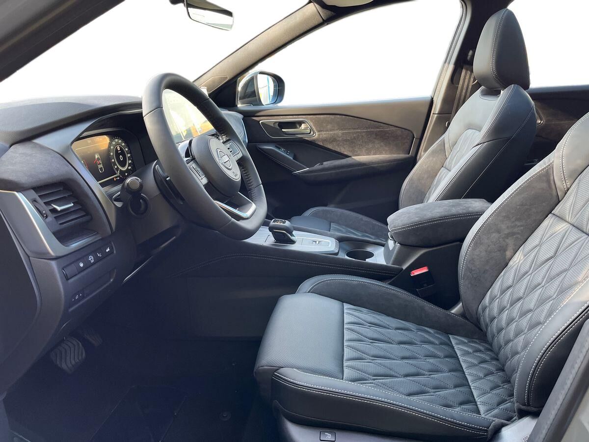 Billede af Nissan QASHQAI MY25 Mild-Hybrid 158 Xtronic 2 WD Tekna PLUS + 2-Tone