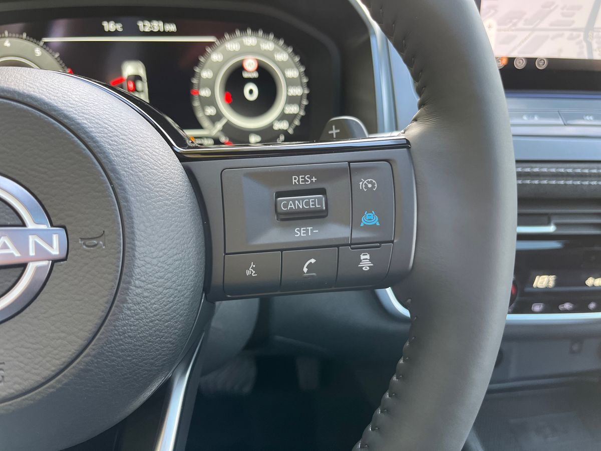 Billede af Nissan QASHQAI MY25 Mild-Hybrid 158 Xtronic 2 WD Tekna PLUS + 2-Tone