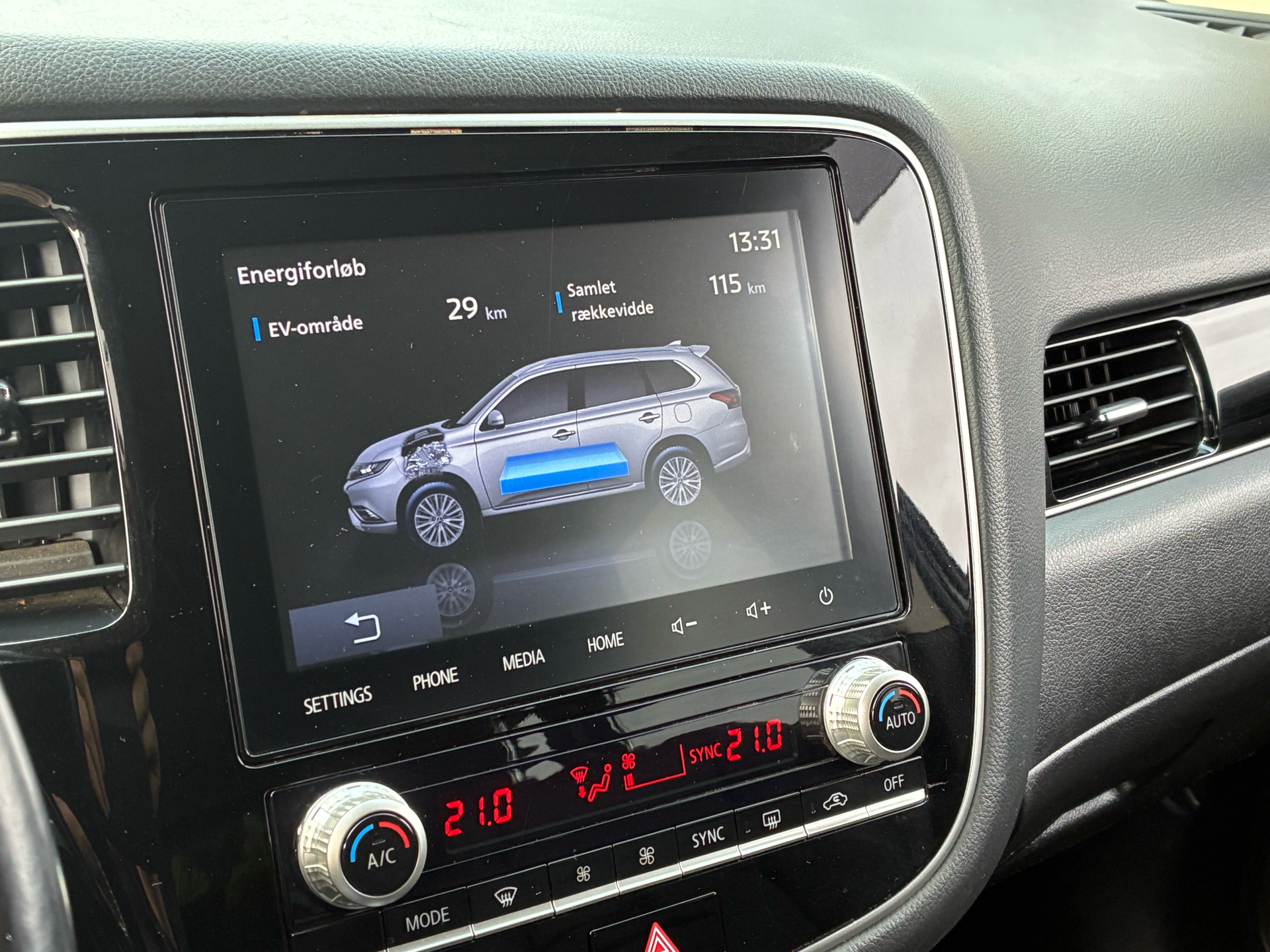 Billede af Mitsubishi Outlander 2,4 PHEV  Plugin-hybrid Inform+ 4WD 224HK 5d 6g Trinl. Gear