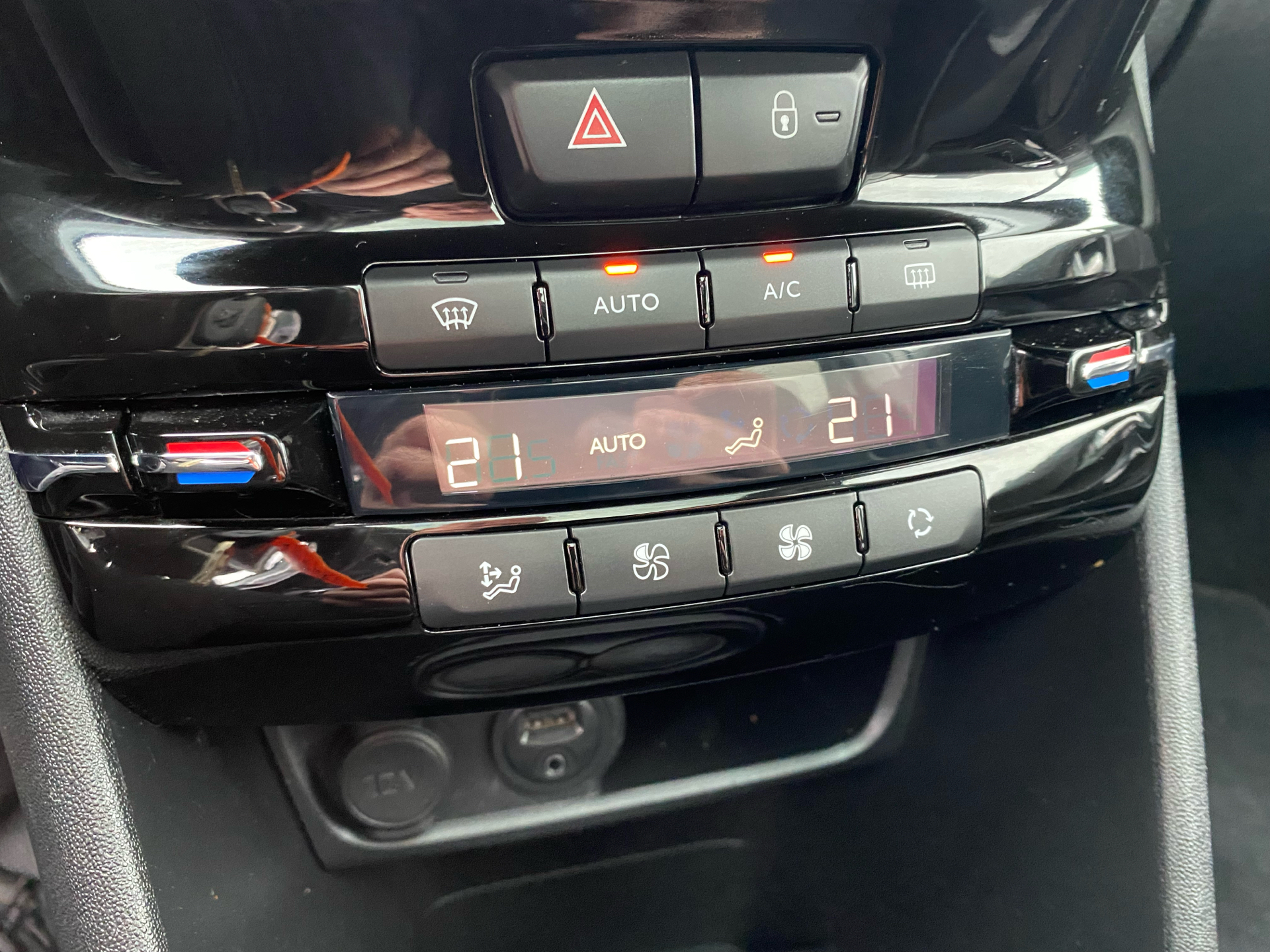 Billede af Peugeot 208 1,6 BlueHDi Envy 100HK 5d