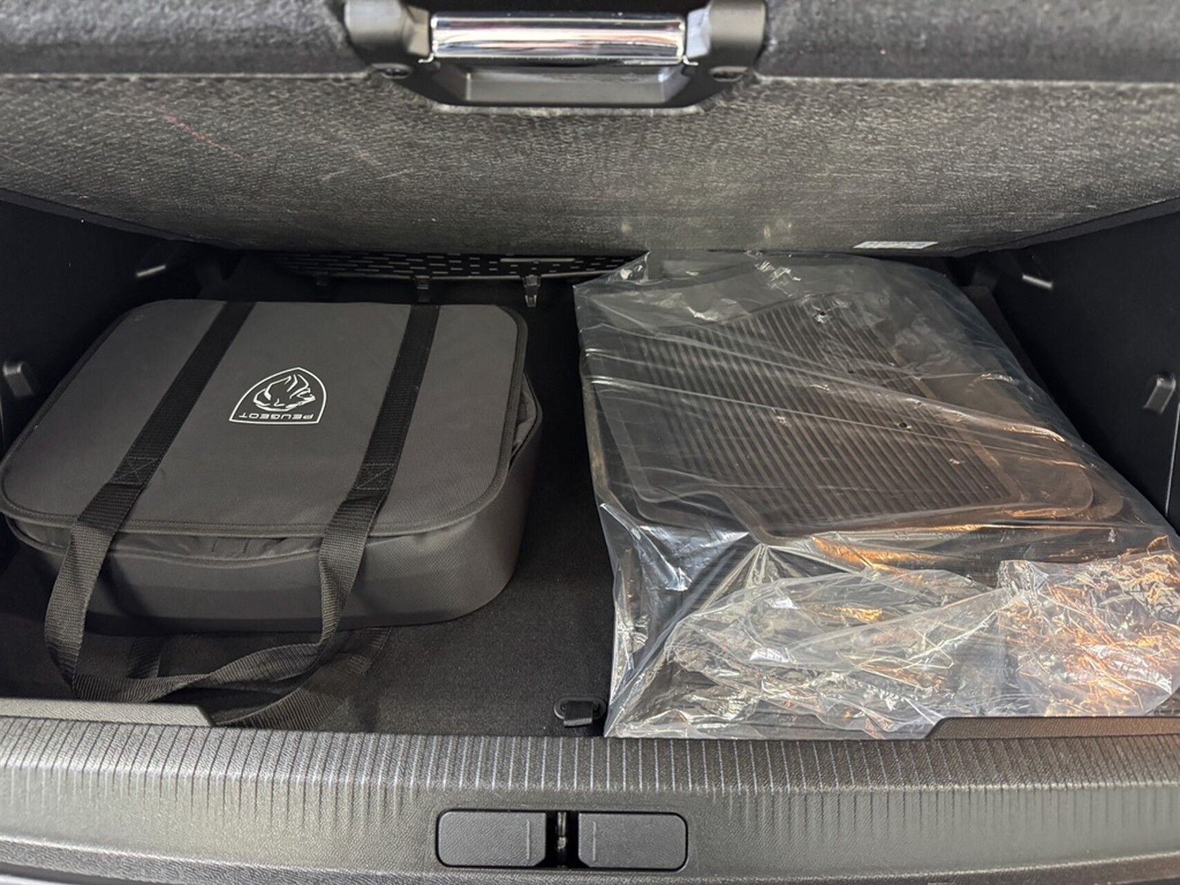 Billede af Peugeot e-2008 EL GT Pack 136HK 5d Aut.