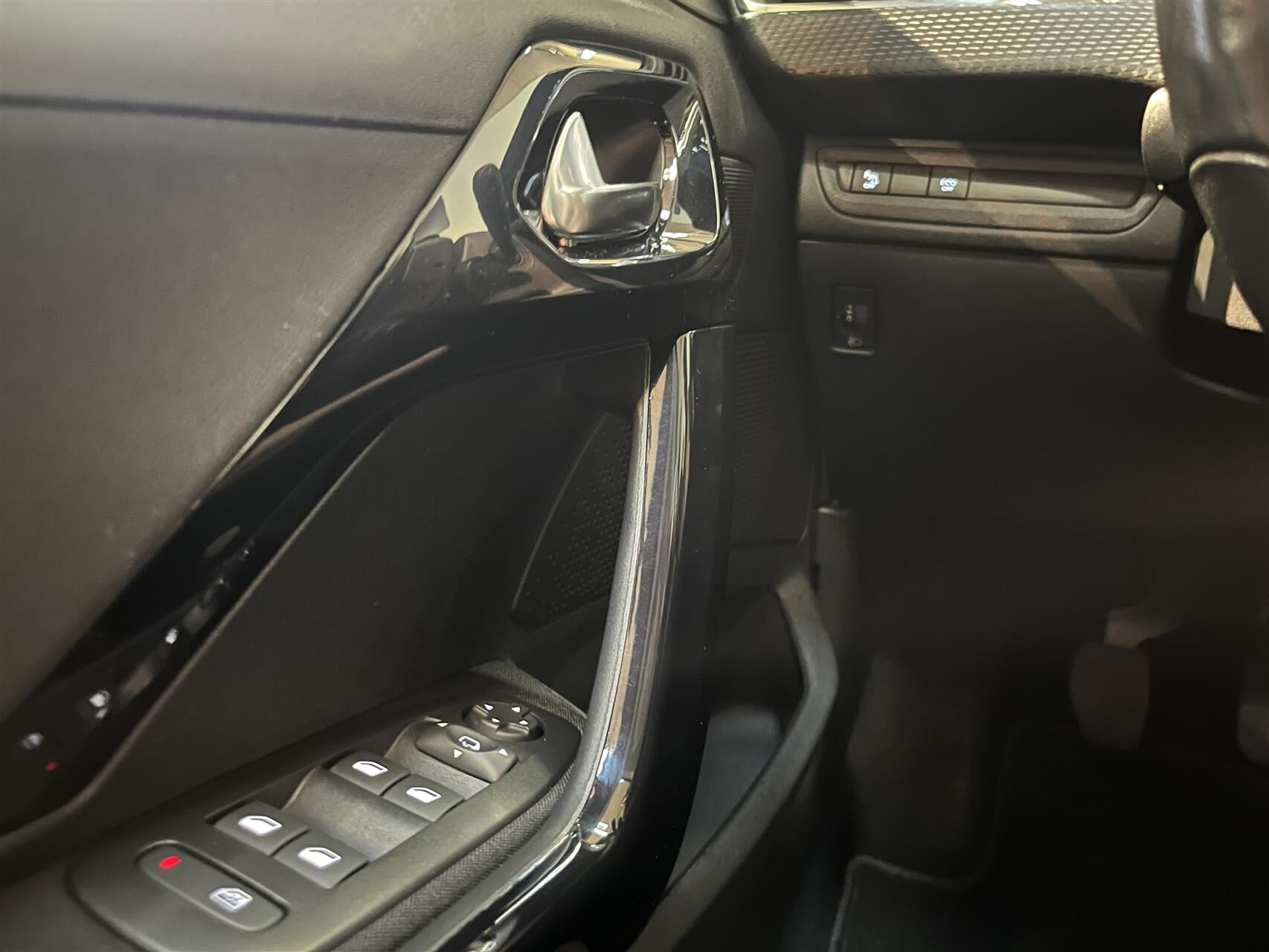 Billede af Peugeot 208 1,2 PureTech Prestige 82HK 5d