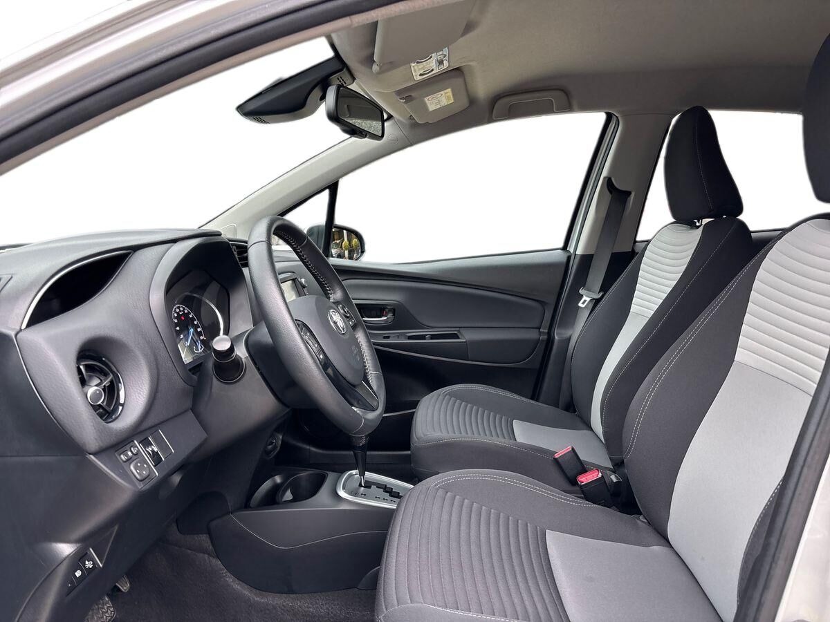 Billede af Toyota Yaris 1,5 Hybrid H3 Smartpakke E-CVT 100HK 5d Trinl. Gear