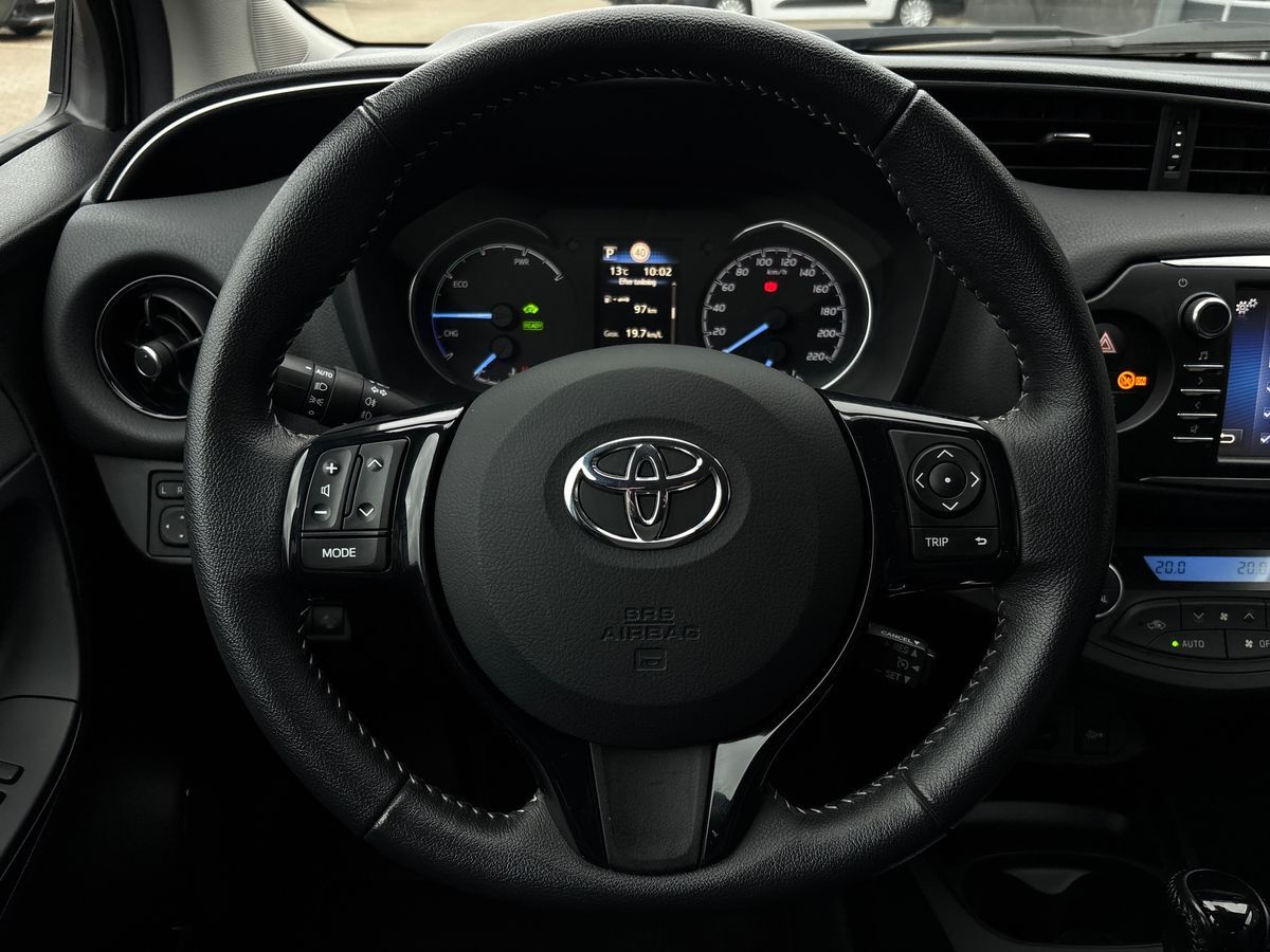 Billede af Toyota Yaris 1,5 Hybrid H3 Smartpakke E-CVT 100HK 5d Trinl. Gear
