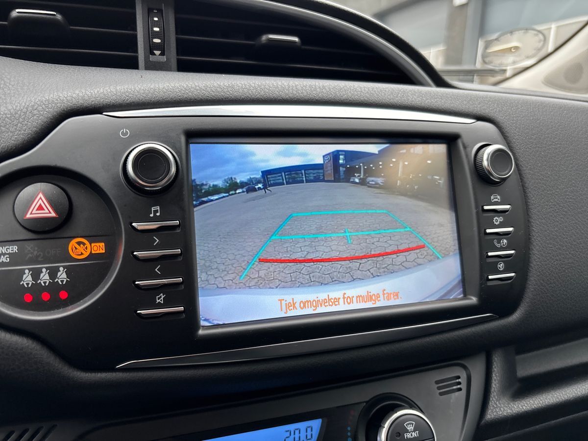 Billede af Toyota Yaris 1,5 Hybrid H3 Smartpakke E-CVT 100HK 5d Trinl. Gear